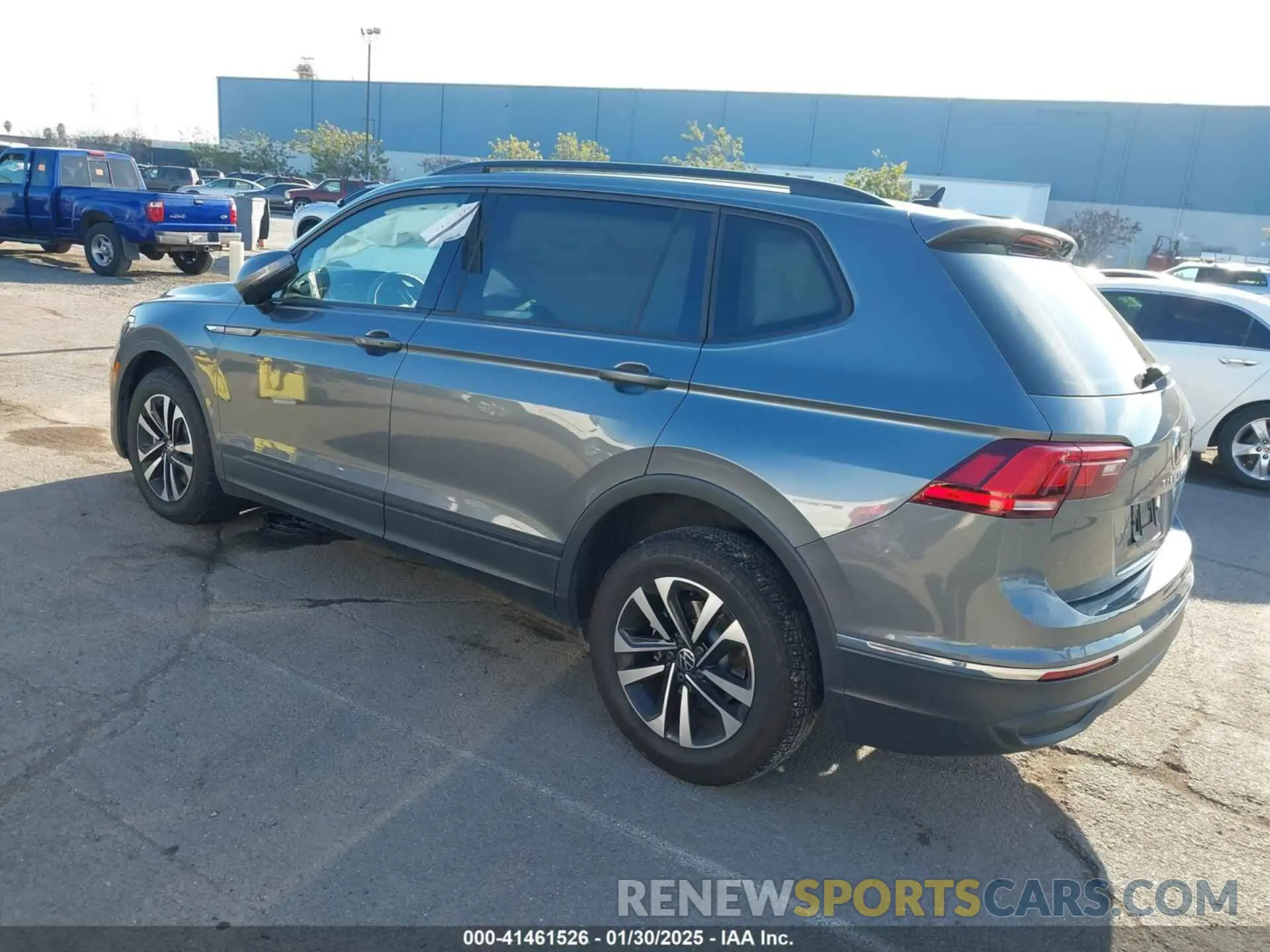 3 Photograph of a damaged car 3VVRB7AX2RM053669 VOLKSWAGEN TIGUAN 2024