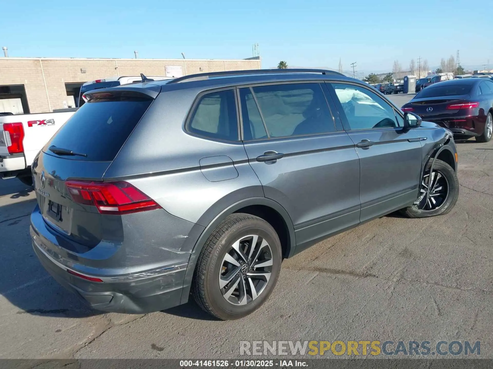 4 Photograph of a damaged car 3VVRB7AX2RM053669 VOLKSWAGEN TIGUAN 2024