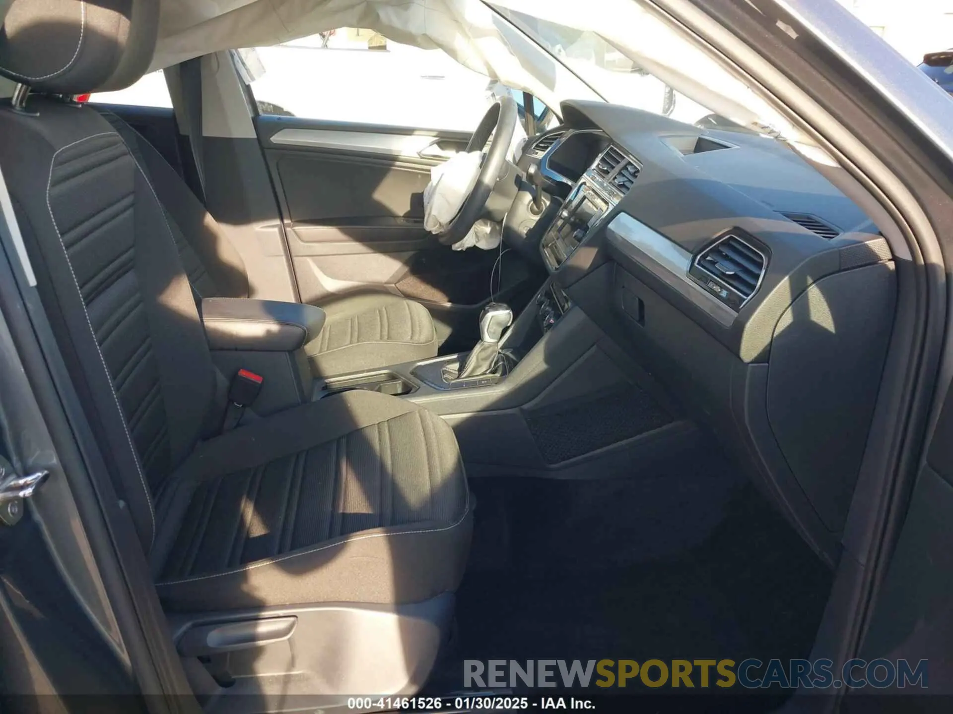 5 Photograph of a damaged car 3VVRB7AX2RM053669 VOLKSWAGEN TIGUAN 2024