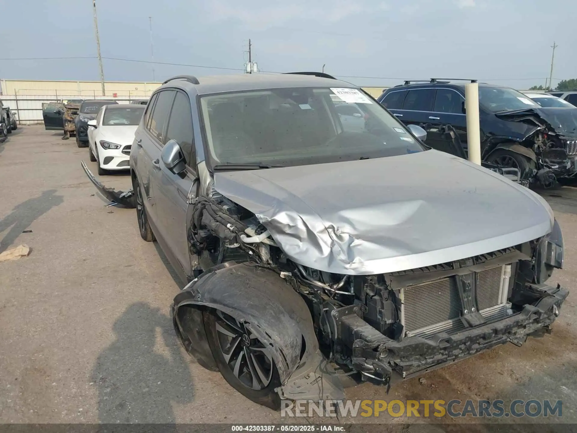 1 Photograph of a damaged car 3VVRB7AX2RM185718 VOLKSWAGEN TIGUAN 2024