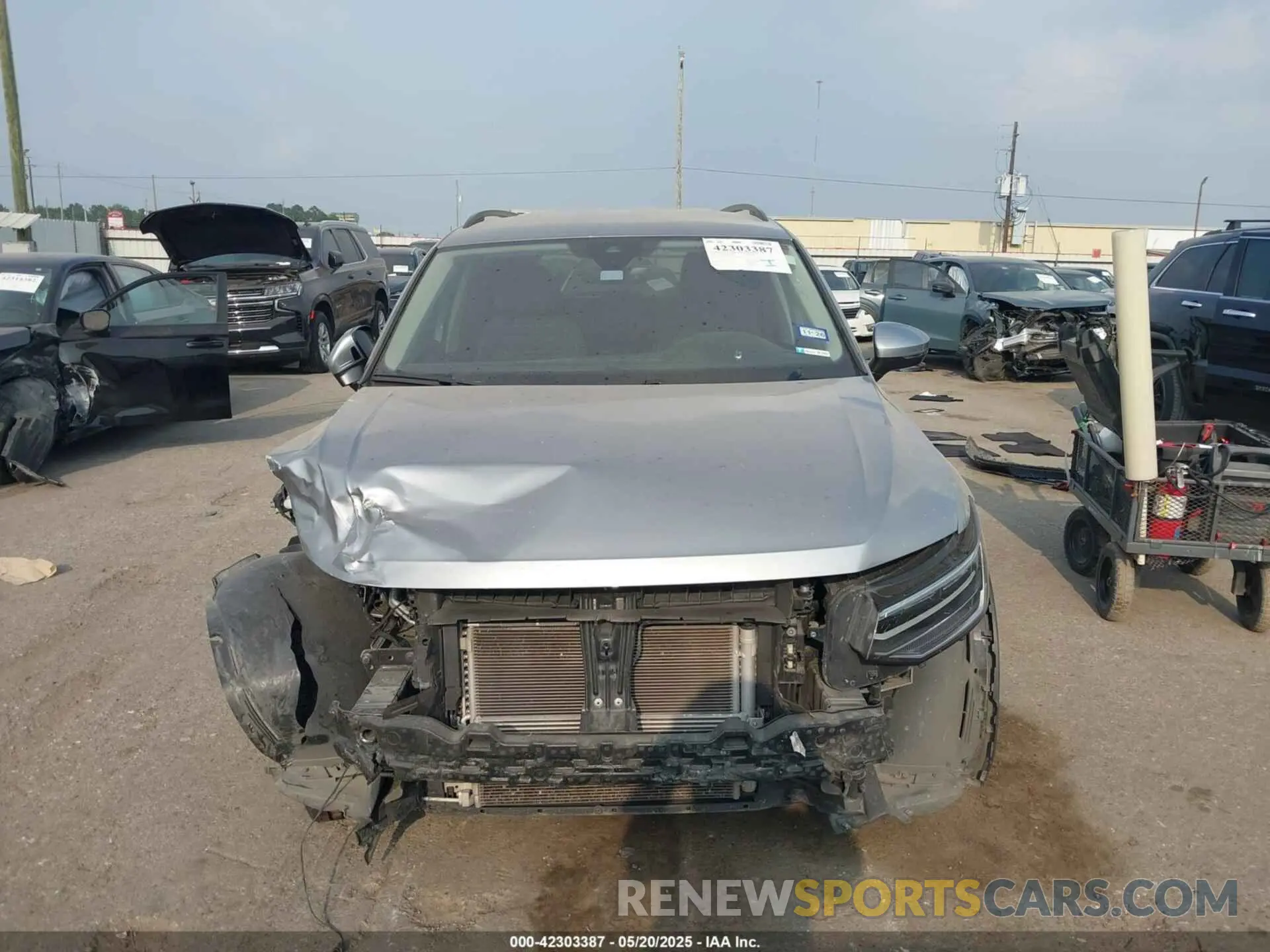 12 Photograph of a damaged car 3VVRB7AX2RM185718 VOLKSWAGEN TIGUAN 2024