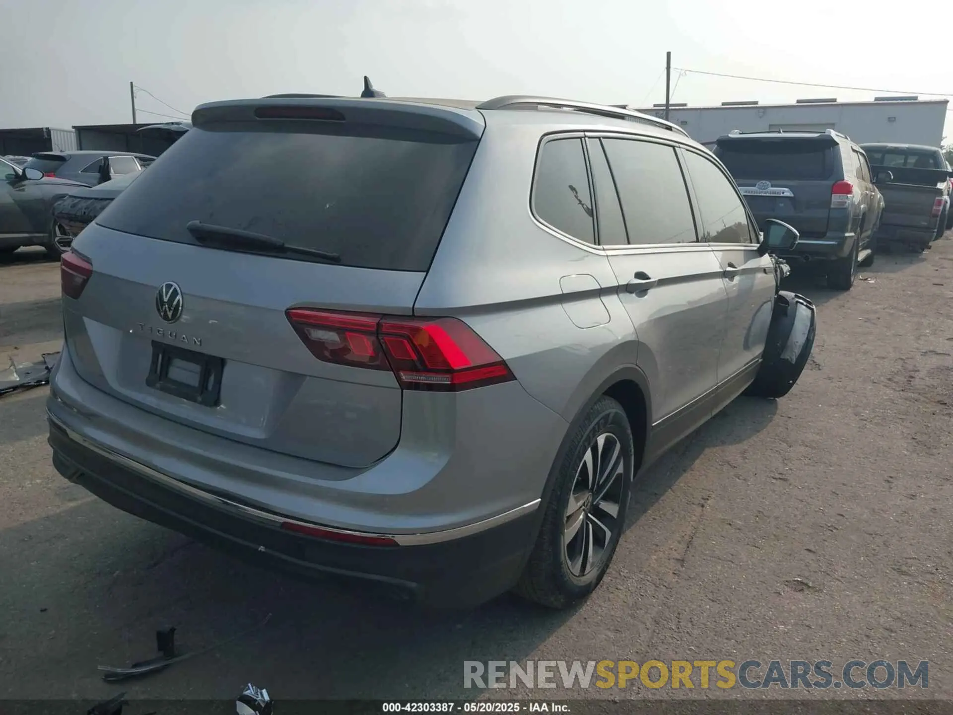 4 Photograph of a damaged car 3VVRB7AX2RM185718 VOLKSWAGEN TIGUAN 2024