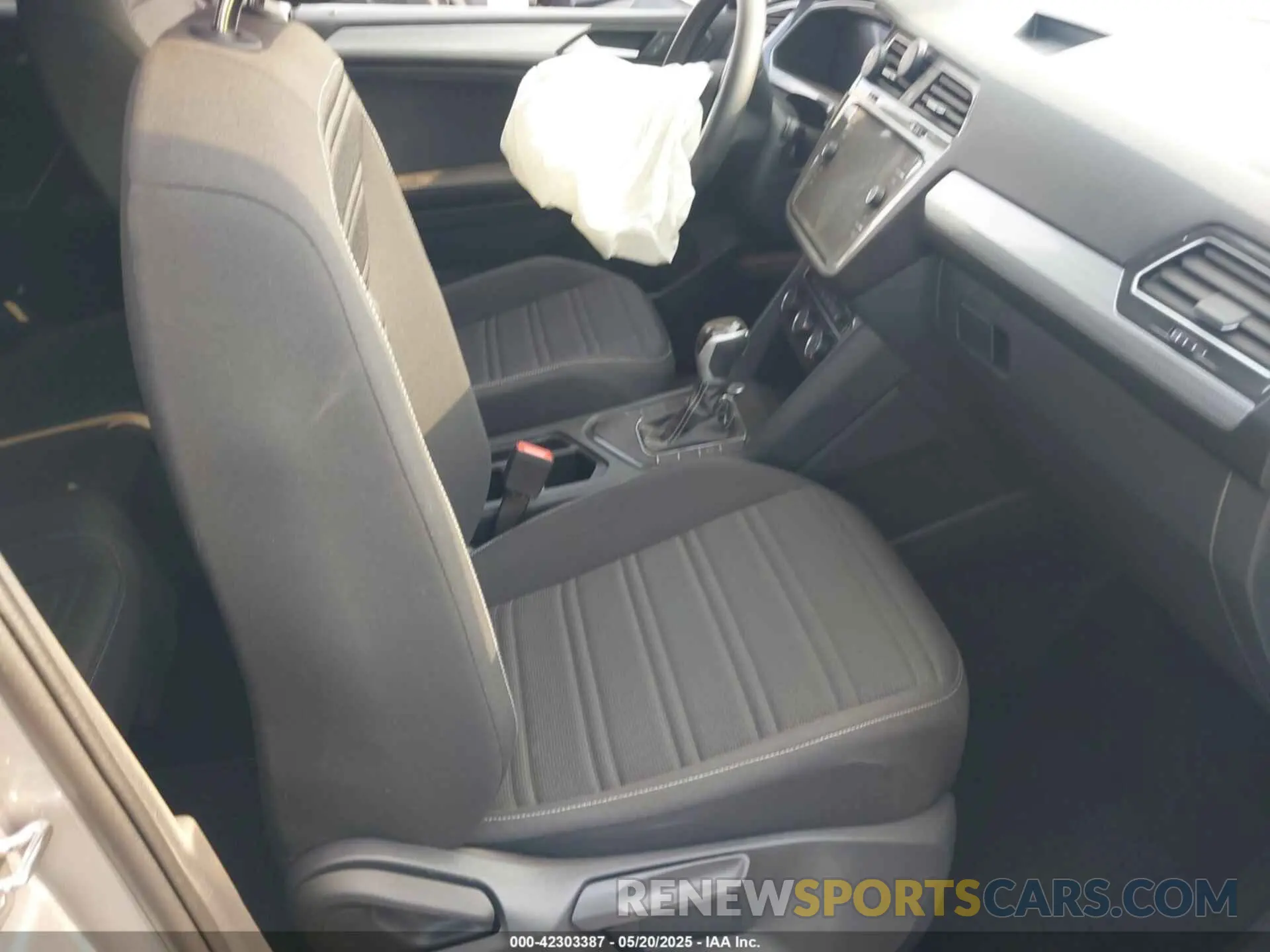 5 Photograph of a damaged car 3VVRB7AX2RM185718 VOLKSWAGEN TIGUAN 2024