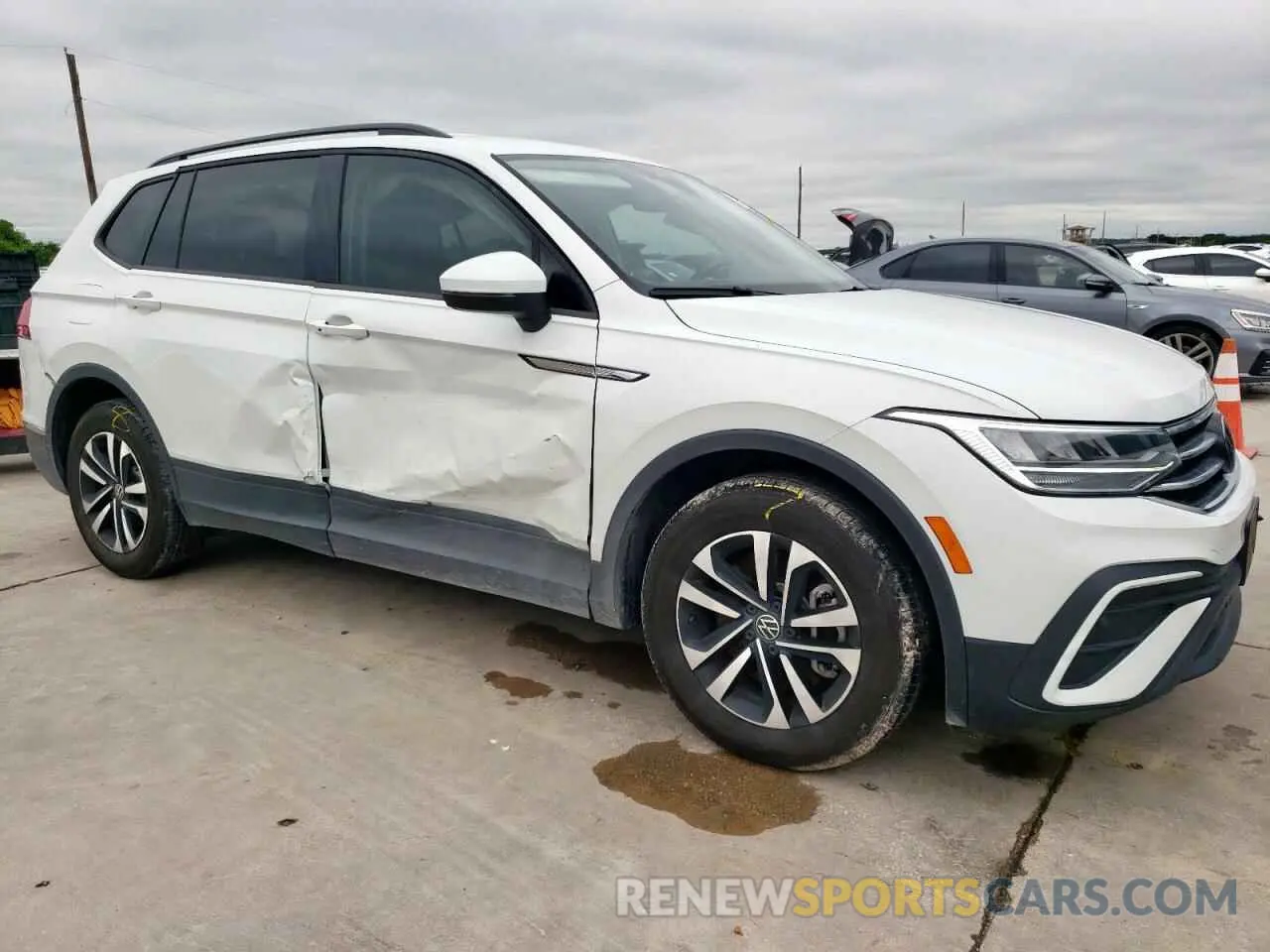 4 Photograph of a damaged car 3VVRB7AX4RM026540 VOLKSWAGEN TIGUAN 2024