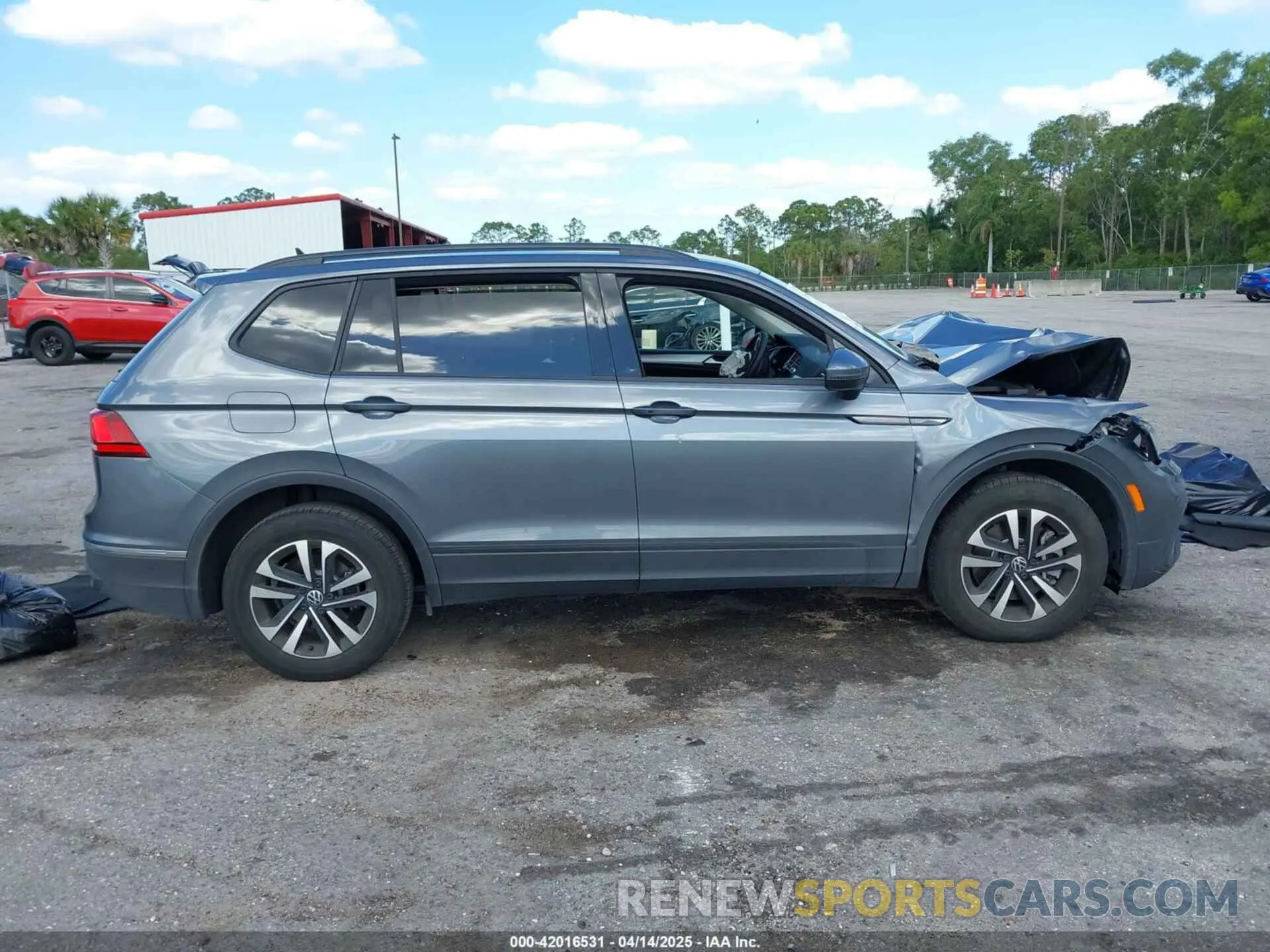 13 Photograph of a damaged car 3VVRB7AX5RM120314 VOLKSWAGEN TIGUAN 2024