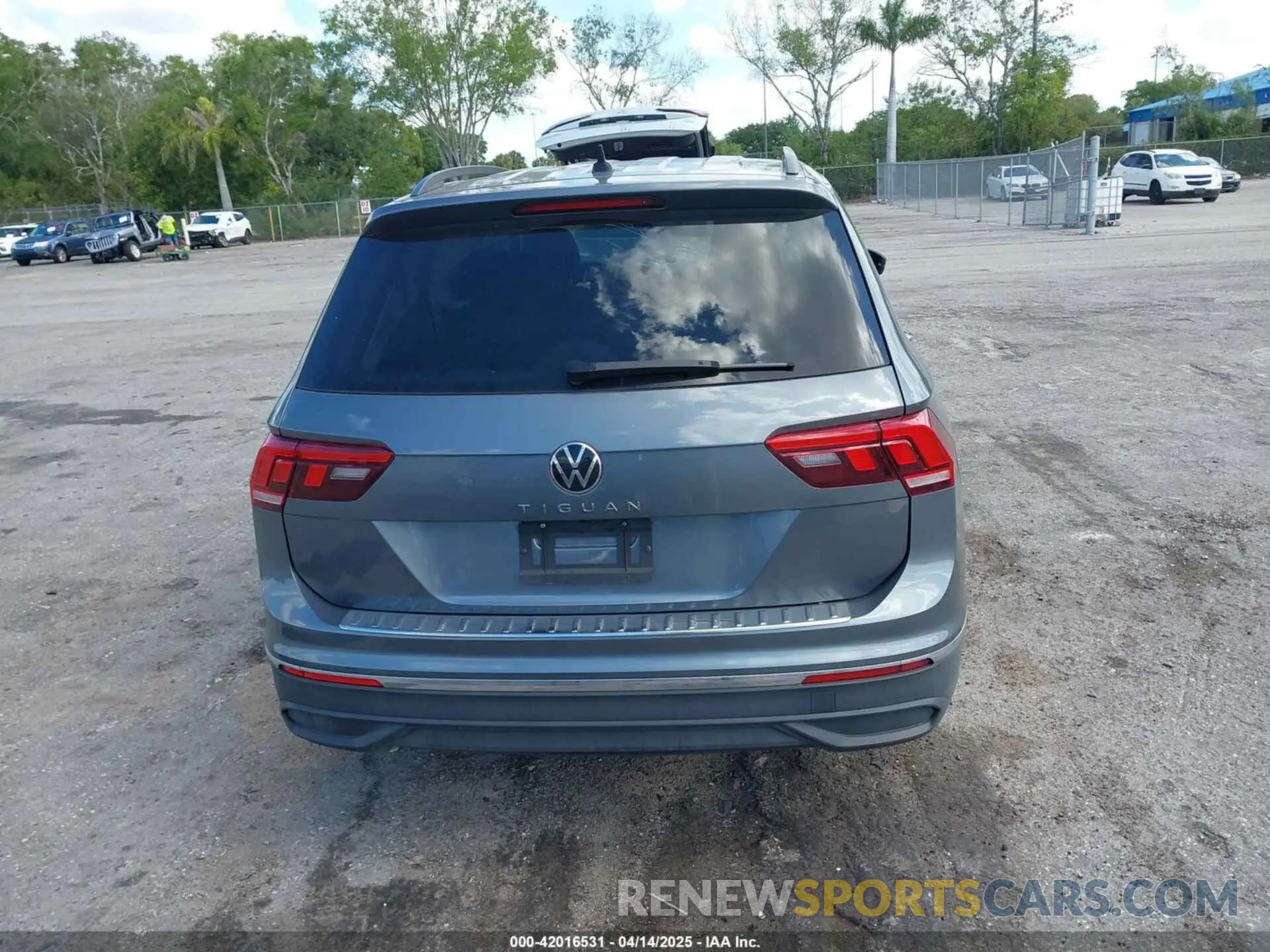 16 Photograph of a damaged car 3VVRB7AX5RM120314 VOLKSWAGEN TIGUAN 2024