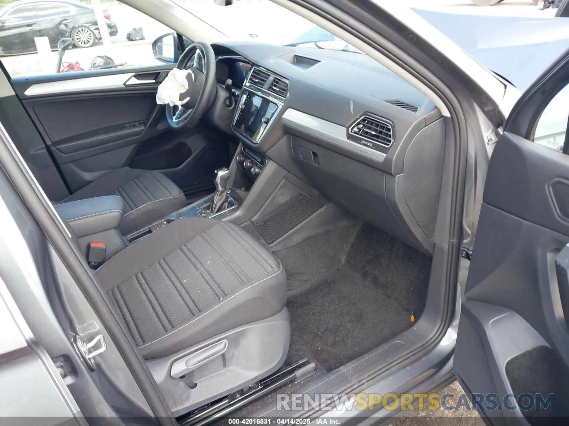5 Photograph of a damaged car 3VVRB7AX5RM120314 VOLKSWAGEN TIGUAN 2024