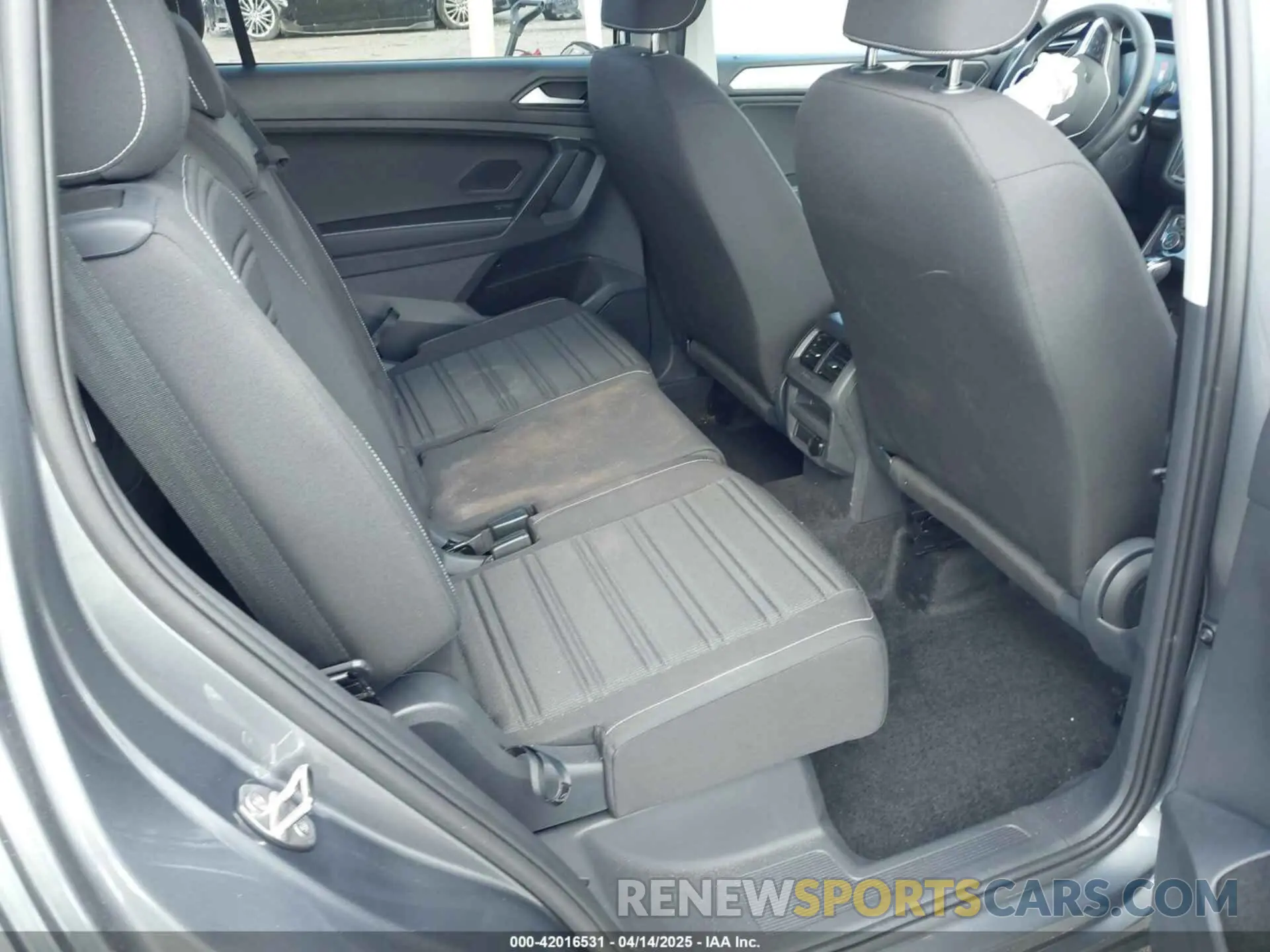8 Photograph of a damaged car 3VVRB7AX5RM120314 VOLKSWAGEN TIGUAN 2024