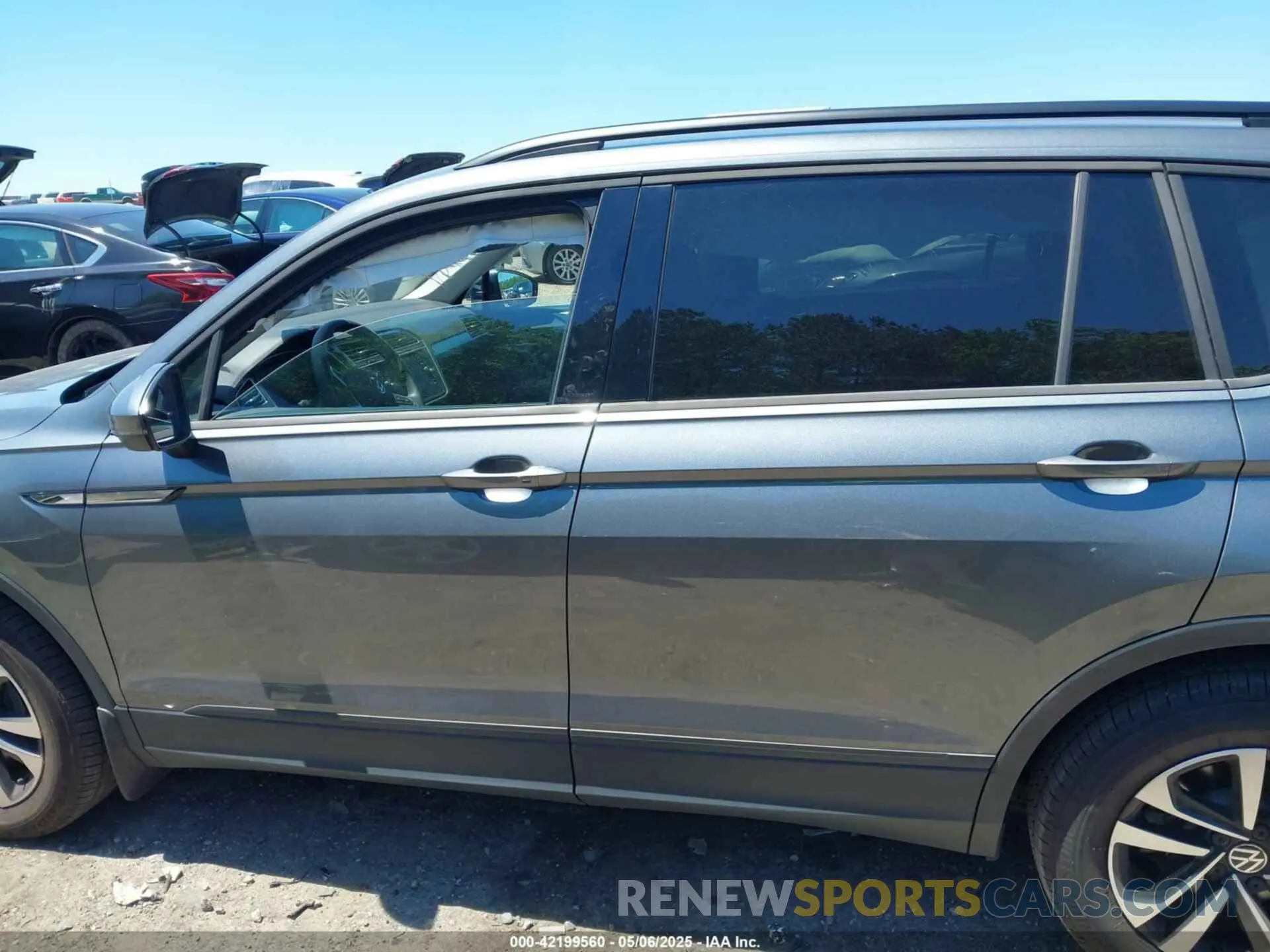 14 Photograph of a damaged car 3VVRB7AX5RM142006 VOLKSWAGEN TIGUAN 2024