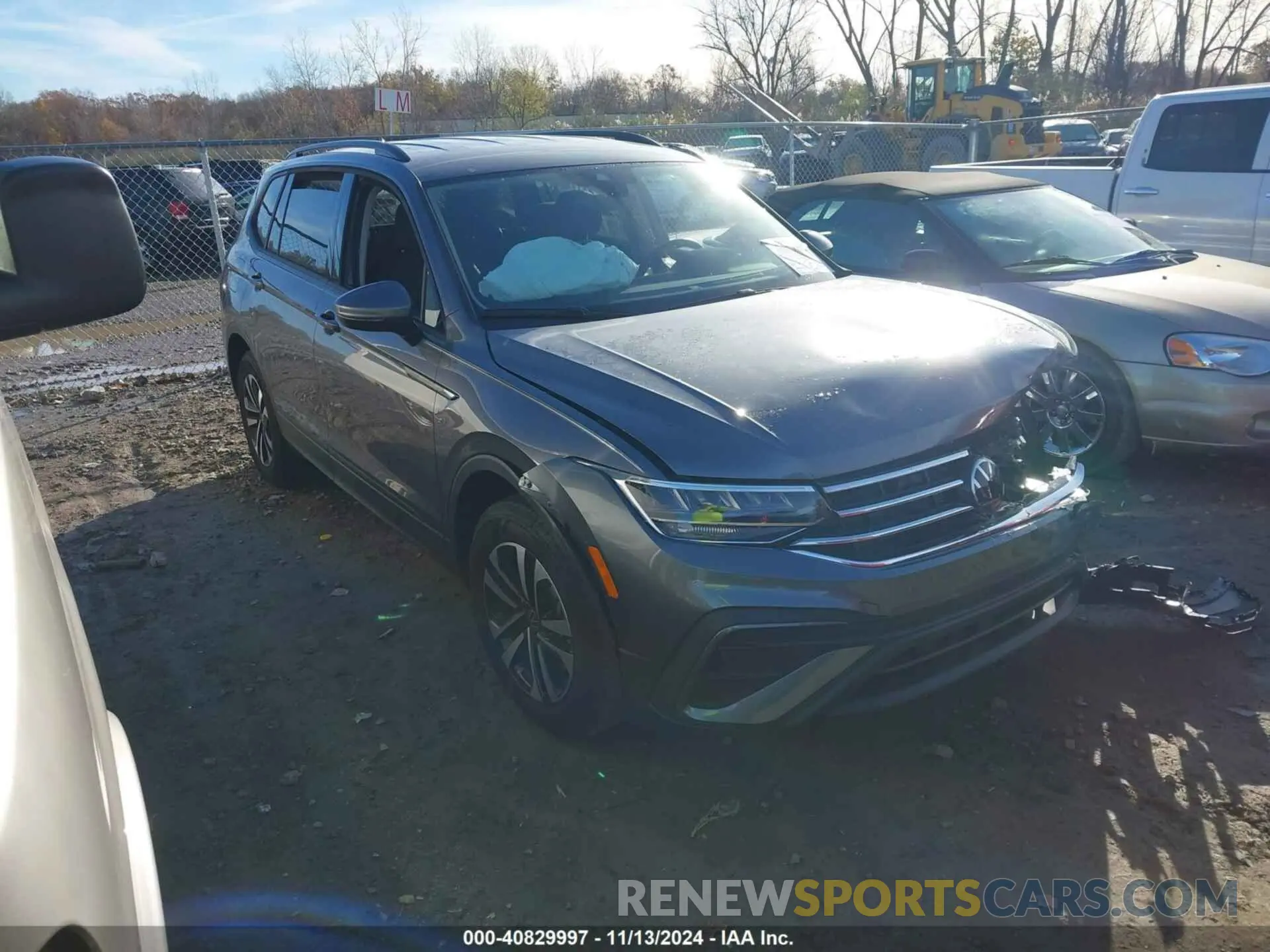 1 Photograph of a damaged car 3VVRB7AX7RM103854 VOLKSWAGEN TIGUAN 2024
