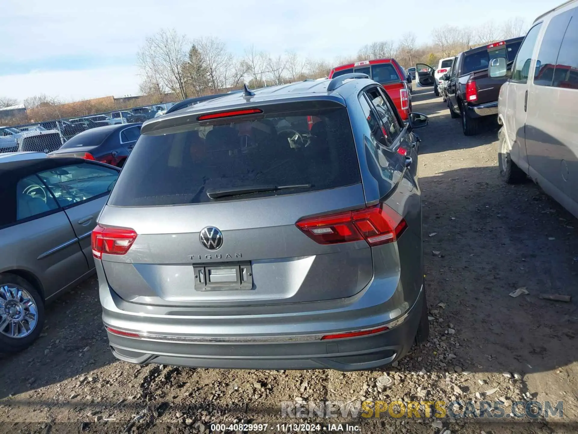 16 Photograph of a damaged car 3VVRB7AX7RM103854 VOLKSWAGEN TIGUAN 2024