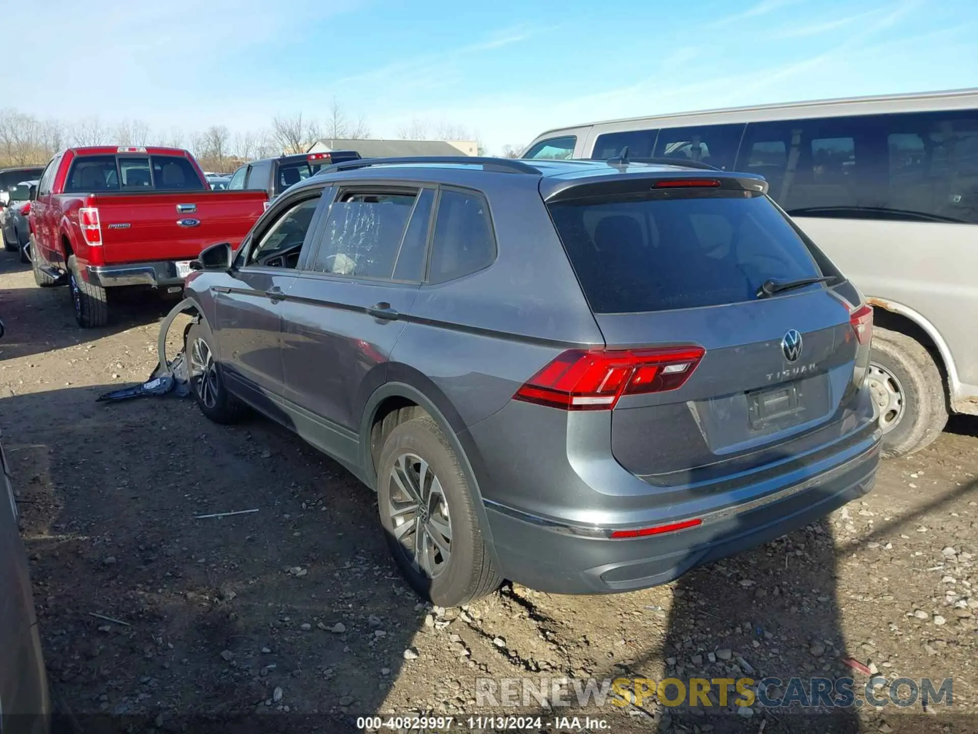 3 Photograph of a damaged car 3VVRB7AX7RM103854 VOLKSWAGEN TIGUAN 2024