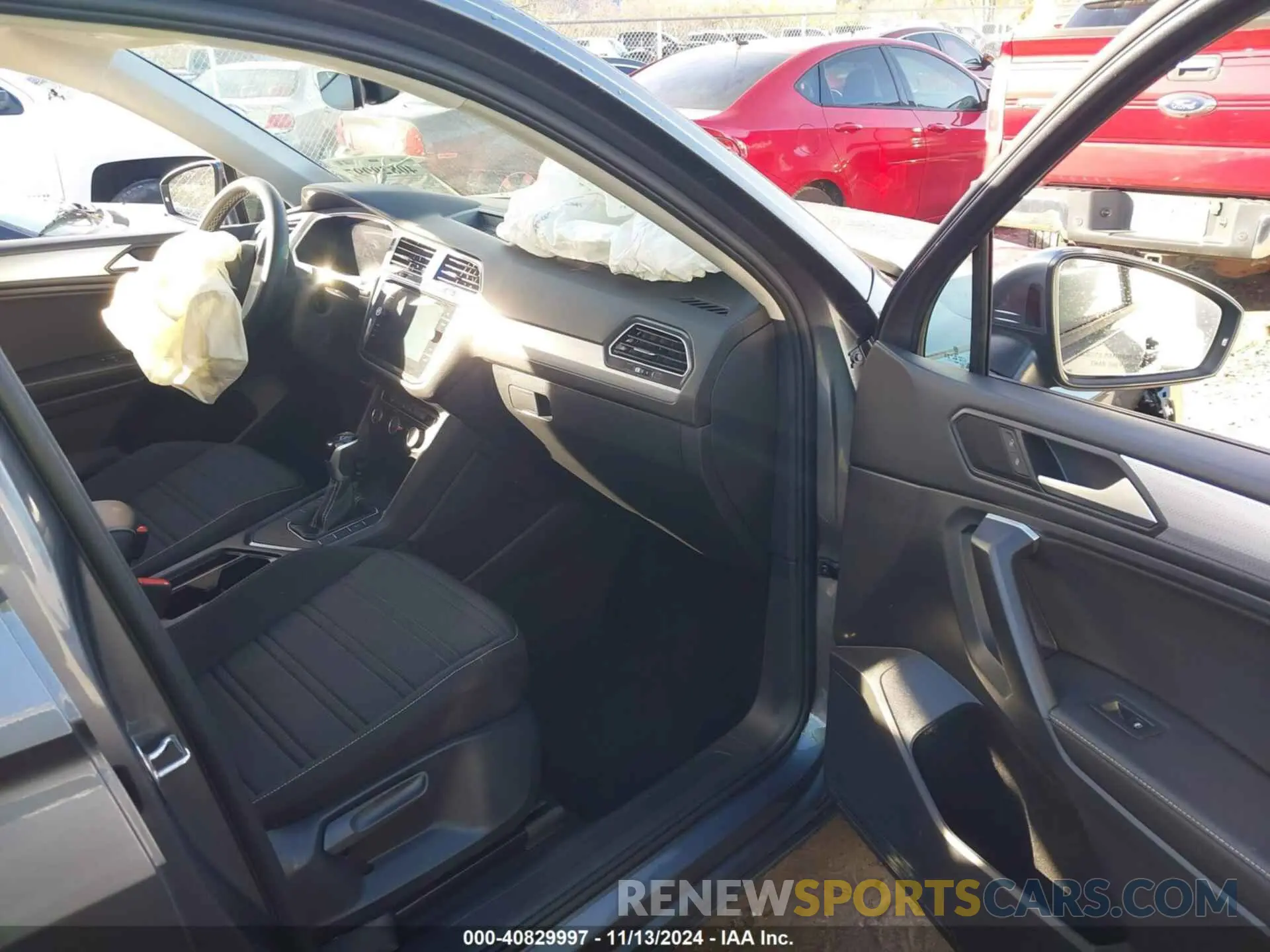 5 Photograph of a damaged car 3VVRB7AX7RM103854 VOLKSWAGEN TIGUAN 2024