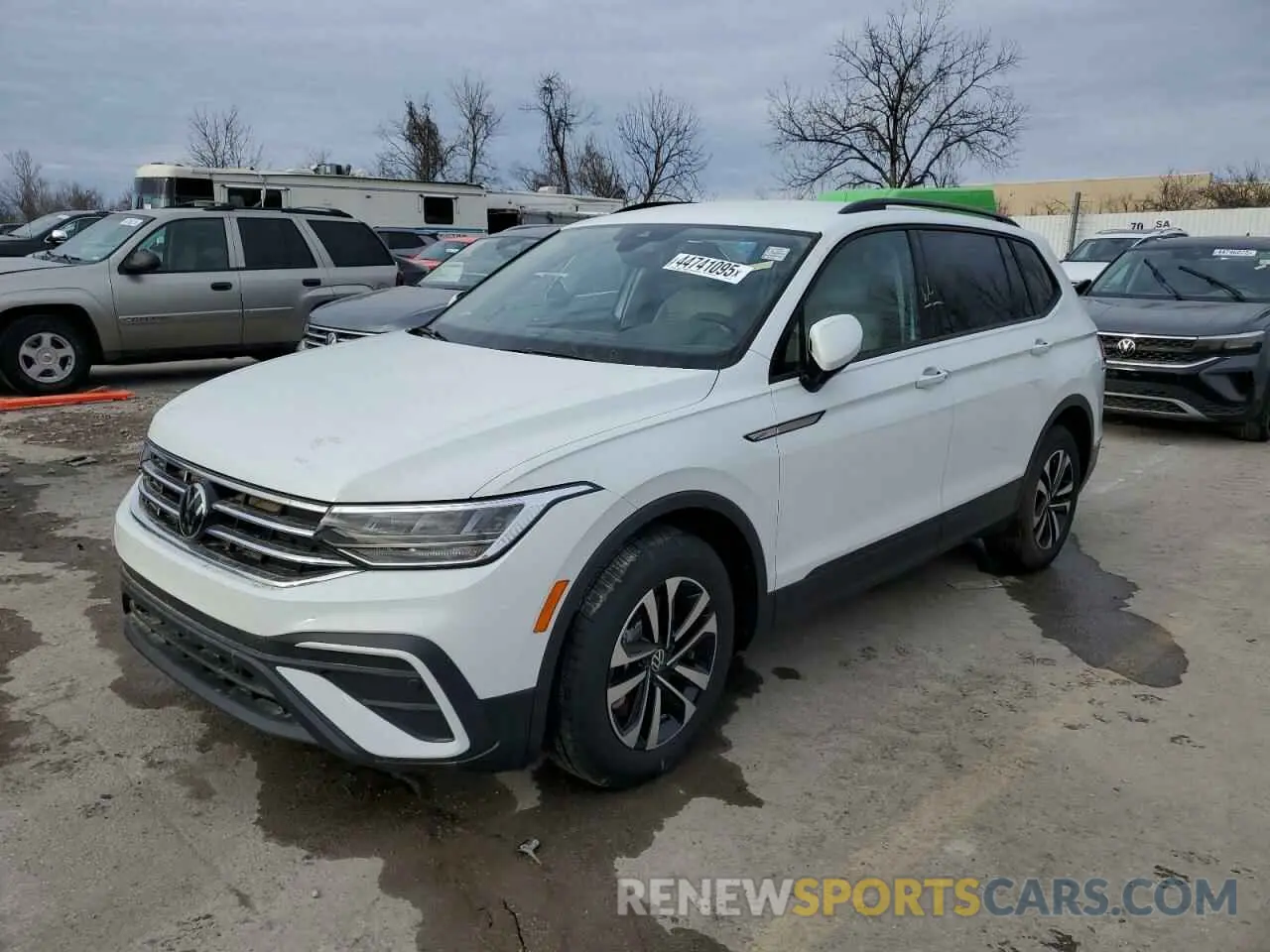 1 Photograph of a damaged car 3VVRB7AX8RM189529 VOLKSWAGEN TIGUAN 2024