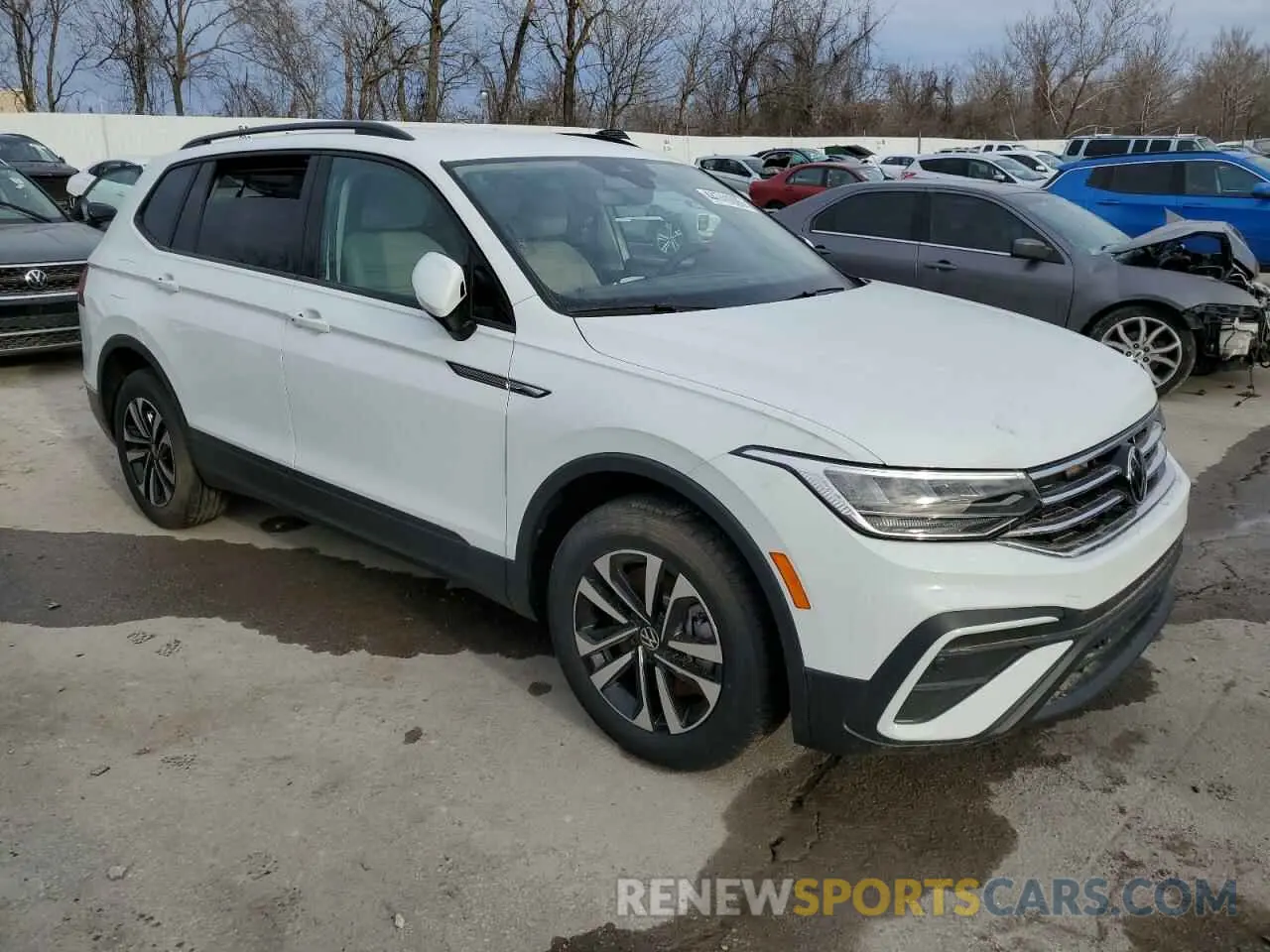 4 Photograph of a damaged car 3VVRB7AX8RM189529 VOLKSWAGEN TIGUAN 2024