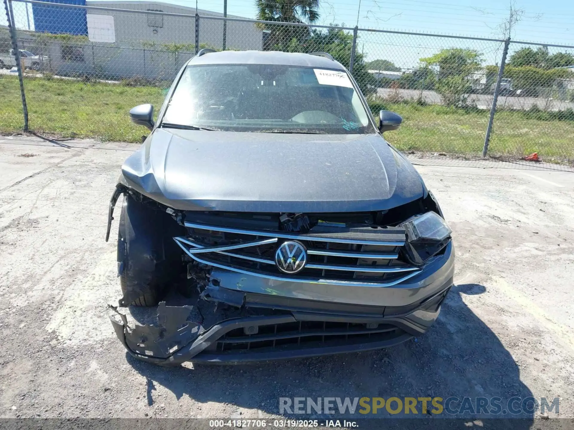 12 Photograph of a damaged car 3VVRB7AX8RM198375 VOLKSWAGEN TIGUAN 2024