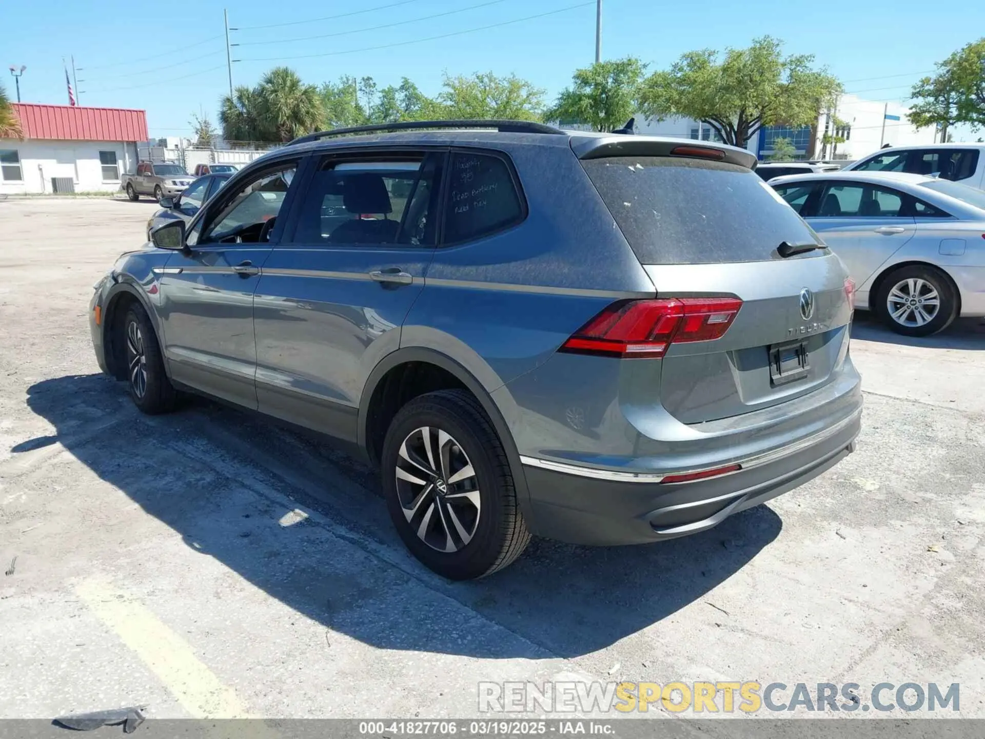 3 Photograph of a damaged car 3VVRB7AX8RM198375 VOLKSWAGEN TIGUAN 2024