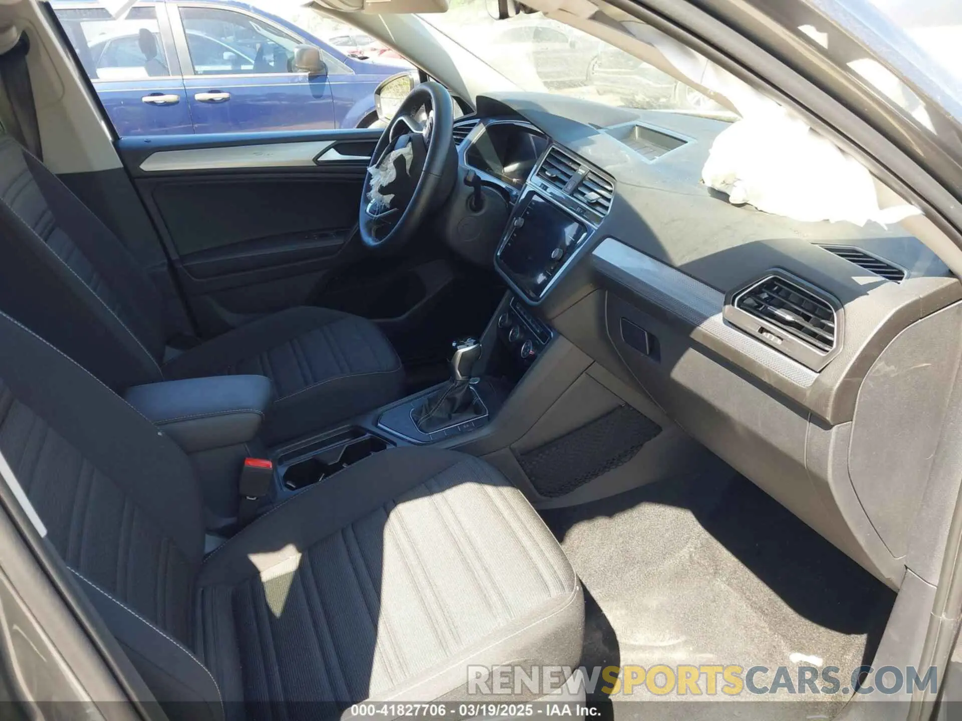 5 Photograph of a damaged car 3VVRB7AX8RM198375 VOLKSWAGEN TIGUAN 2024