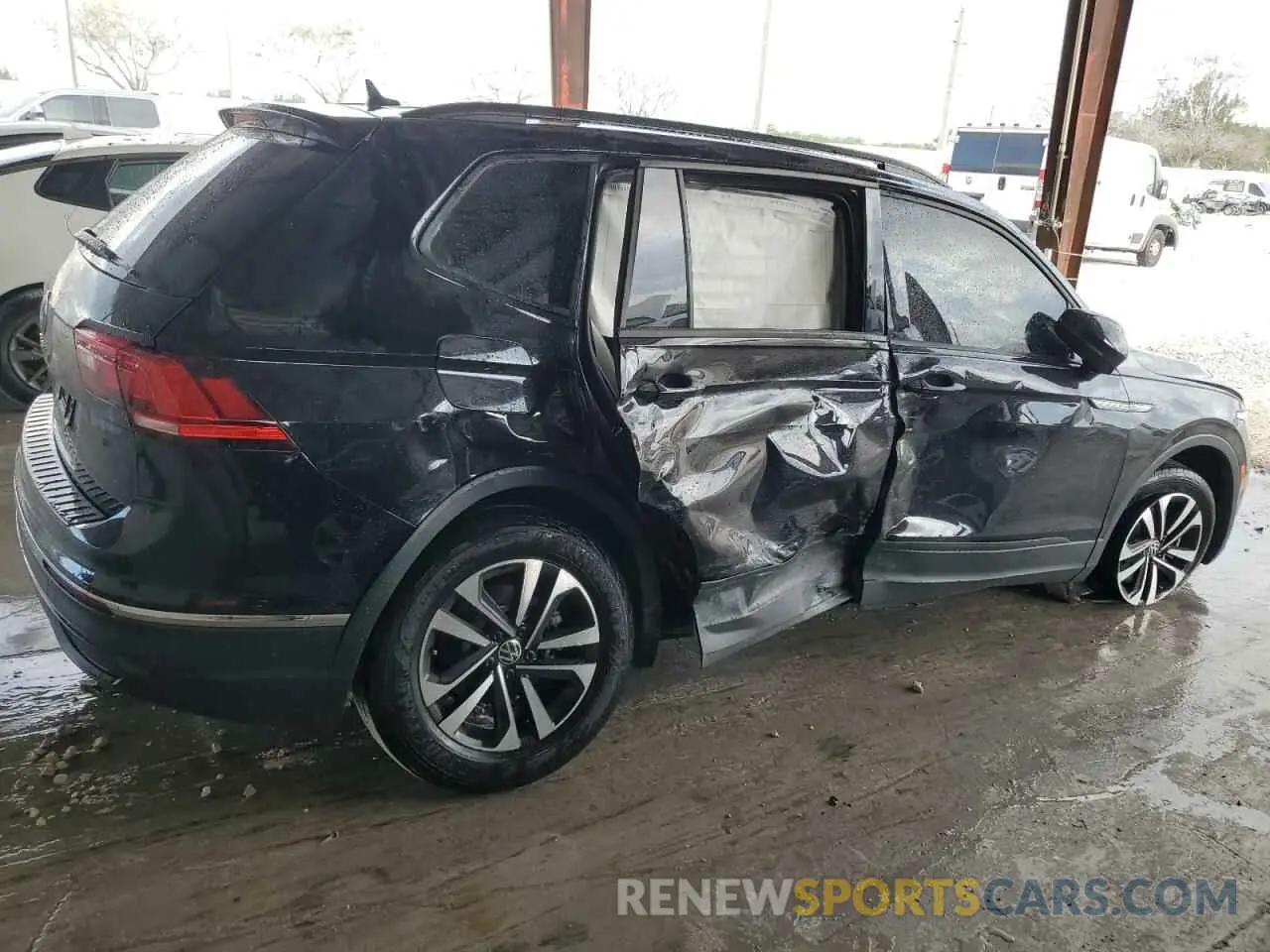 3 Photograph of a damaged car 3VVRB7AX8RM202635 VOLKSWAGEN TIGUAN 2024