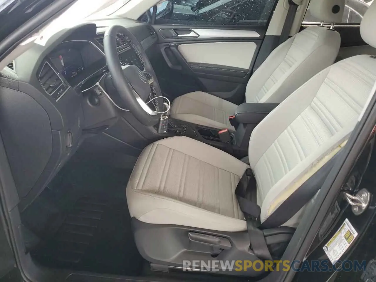 7 Photograph of a damaged car 3VVRB7AX8RM202635 VOLKSWAGEN TIGUAN 2024