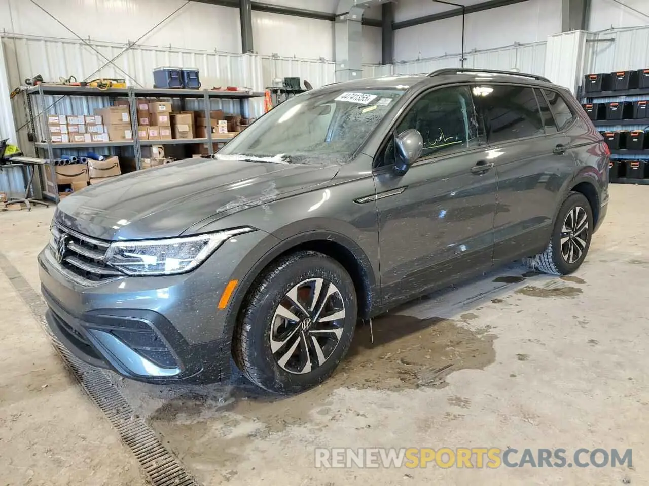 1 Photograph of a damaged car 3VVRB7AX9RM198790 VOLKSWAGEN TIGUAN 2024