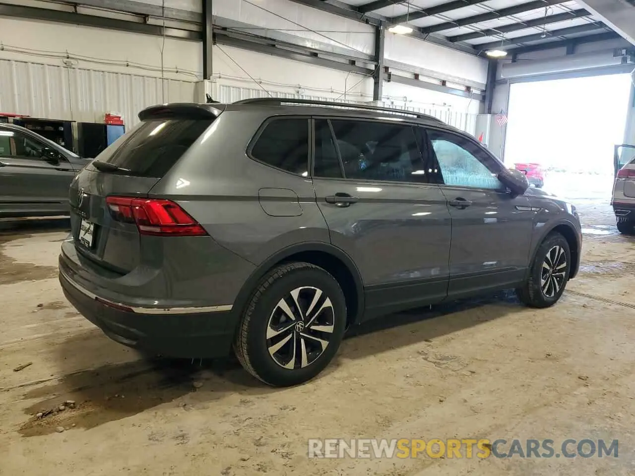 3 Photograph of a damaged car 3VVRB7AX9RM198790 VOLKSWAGEN TIGUAN 2024