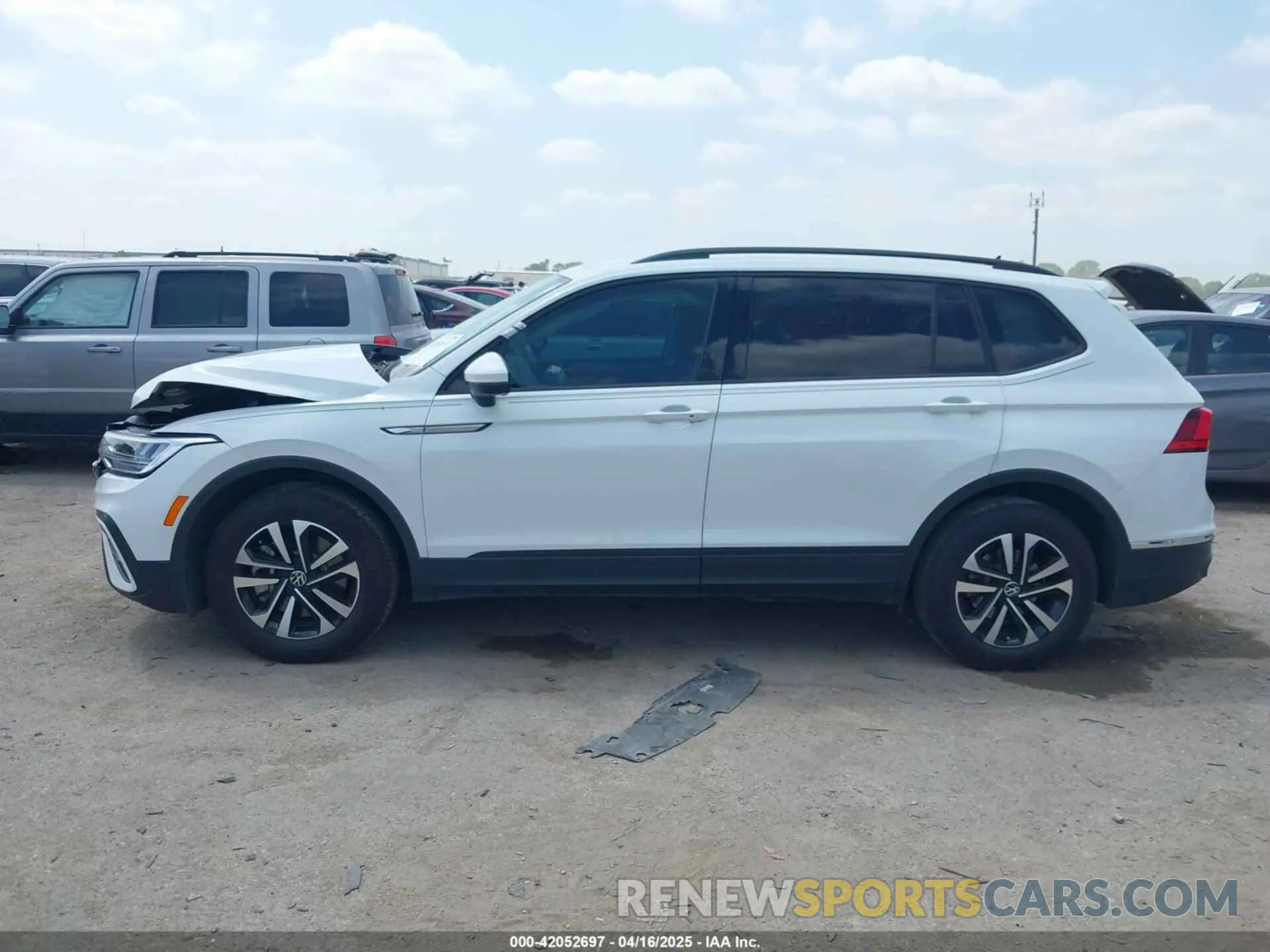 14 Photograph of a damaged car 3VVRB7AXXRM105923 VOLKSWAGEN TIGUAN 2024