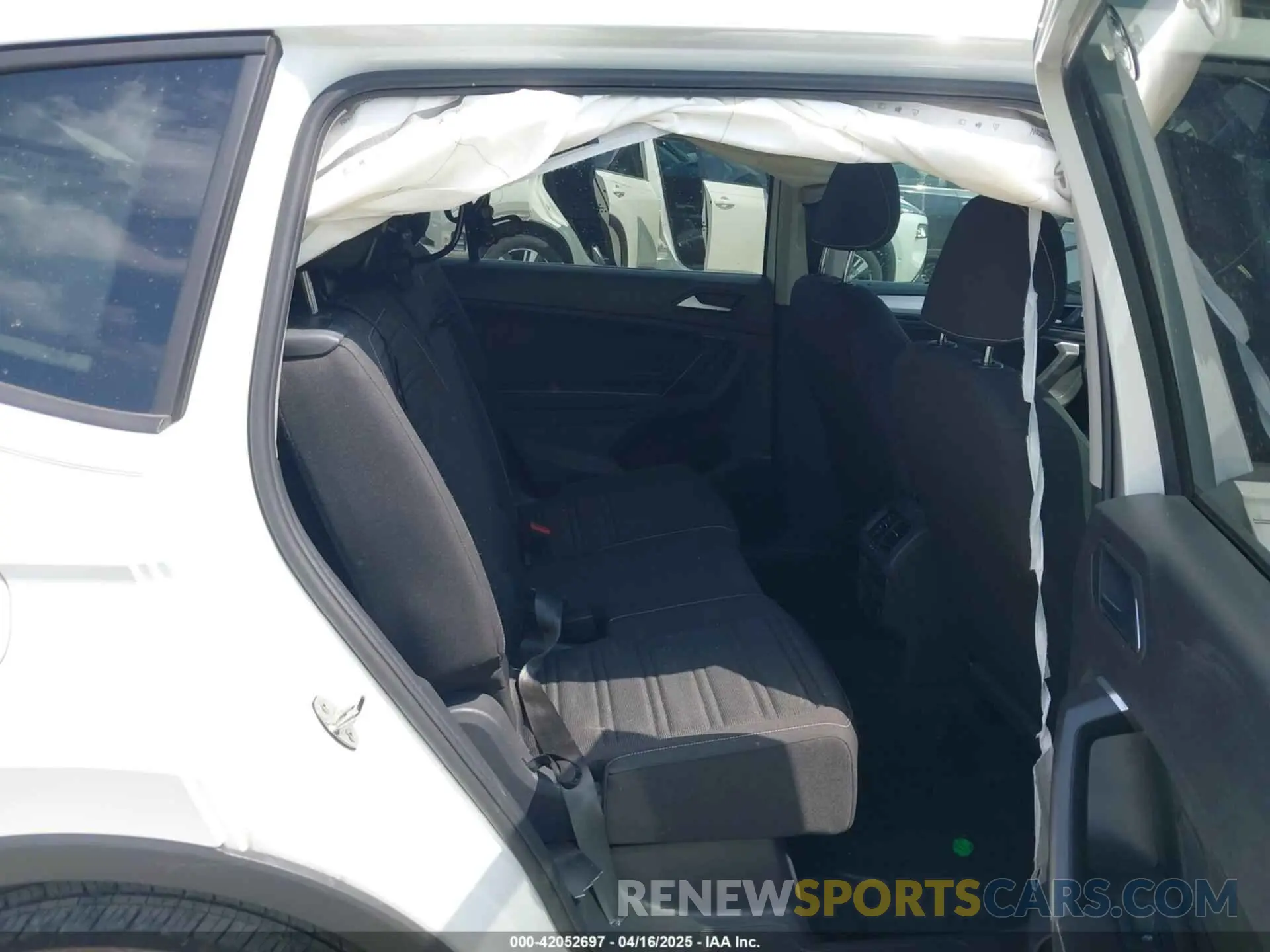 8 Photograph of a damaged car 3VVRB7AXXRM105923 VOLKSWAGEN TIGUAN 2024