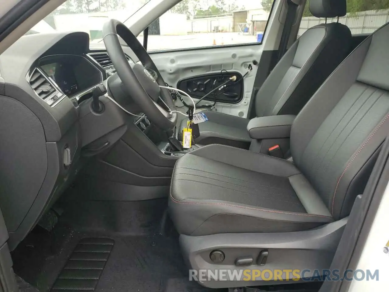 7 Photograph of a damaged car 3VVTB7AX3RM233619 VOLKSWAGEN TIGUAN 2024