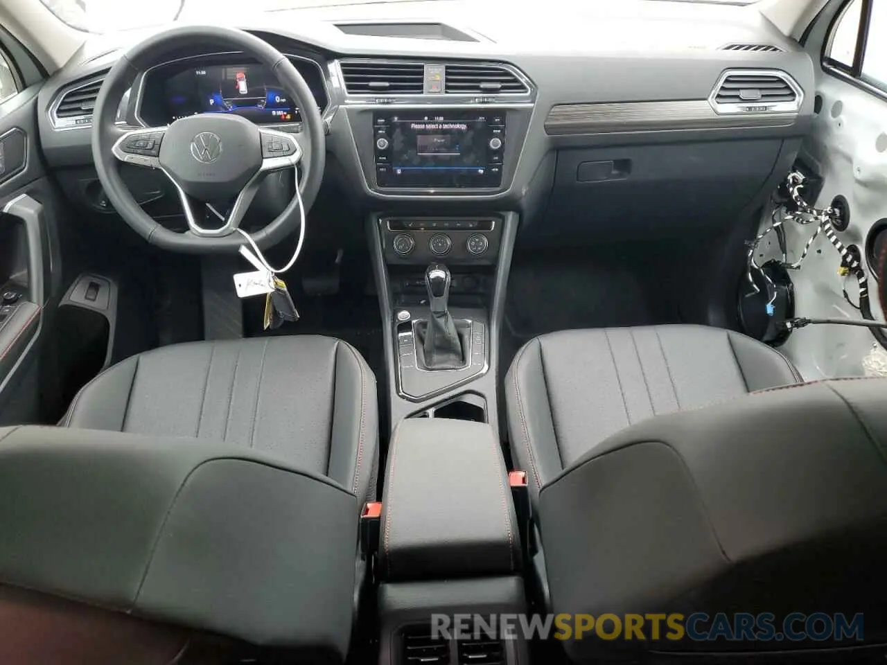 8 Photograph of a damaged car 3VVTB7AX3RM233619 VOLKSWAGEN TIGUAN 2024