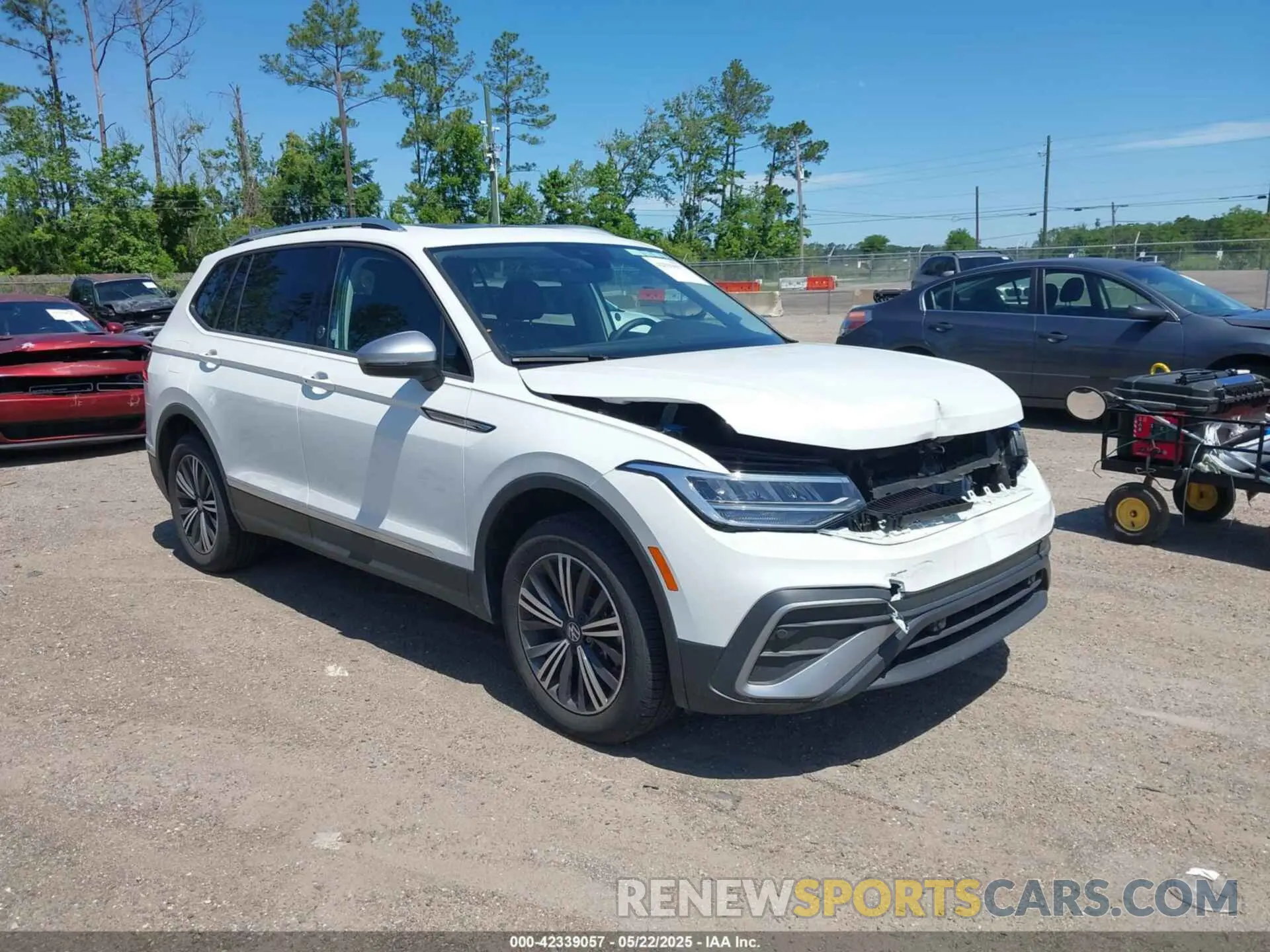 1 Photograph of a damaged car 3VVTB7AX9RM217926 VOLKSWAGEN TIGUAN 2024
