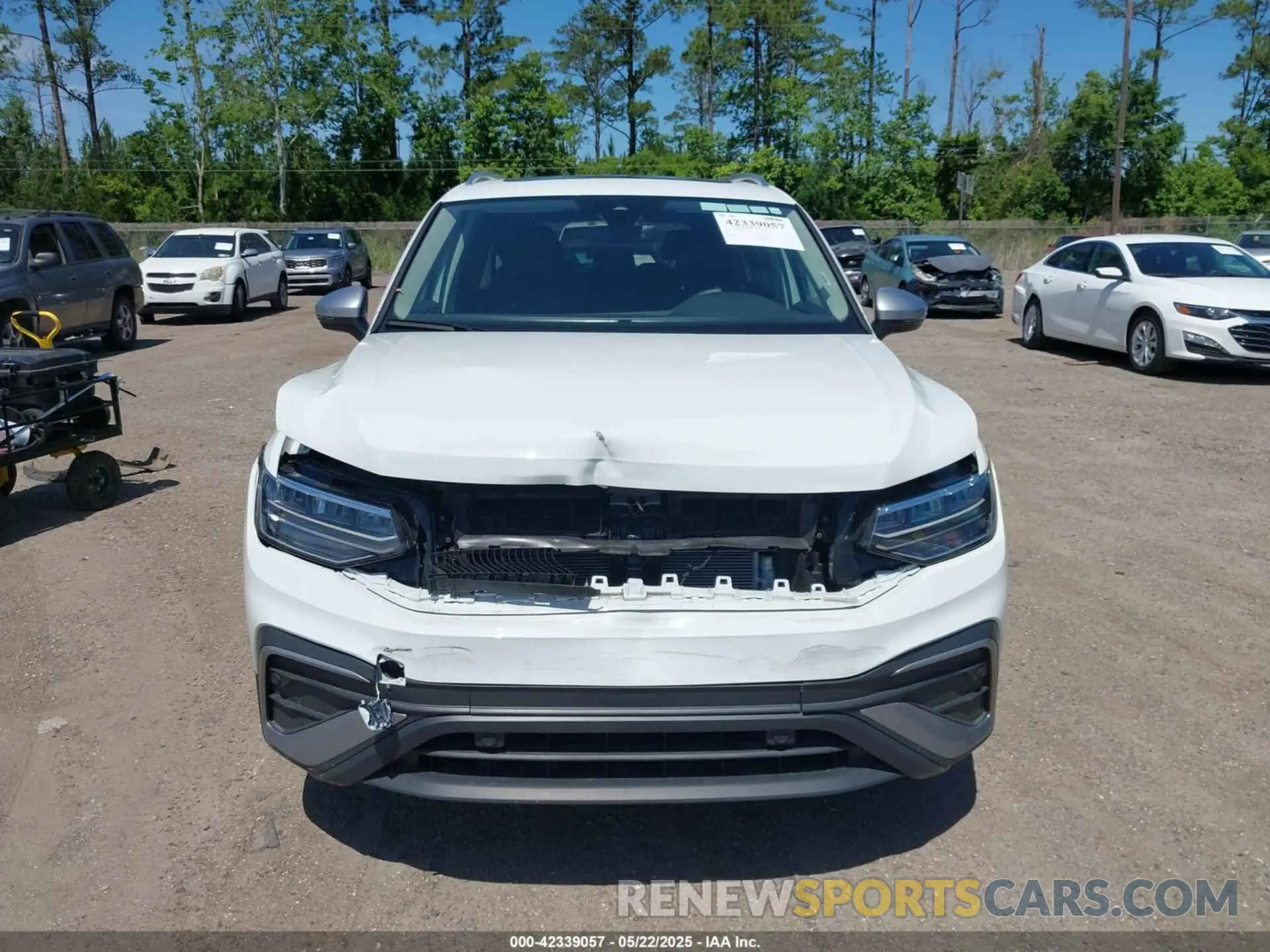 13 Photograph of a damaged car 3VVTB7AX9RM217926 VOLKSWAGEN TIGUAN 2024