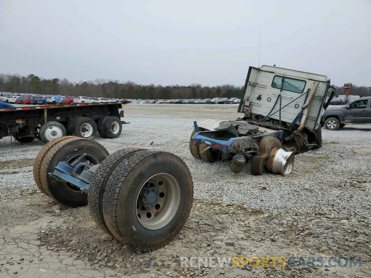 4 Photograph of a damaged car 4V4WC9EH1RN639867 VOLVO All Models 2024