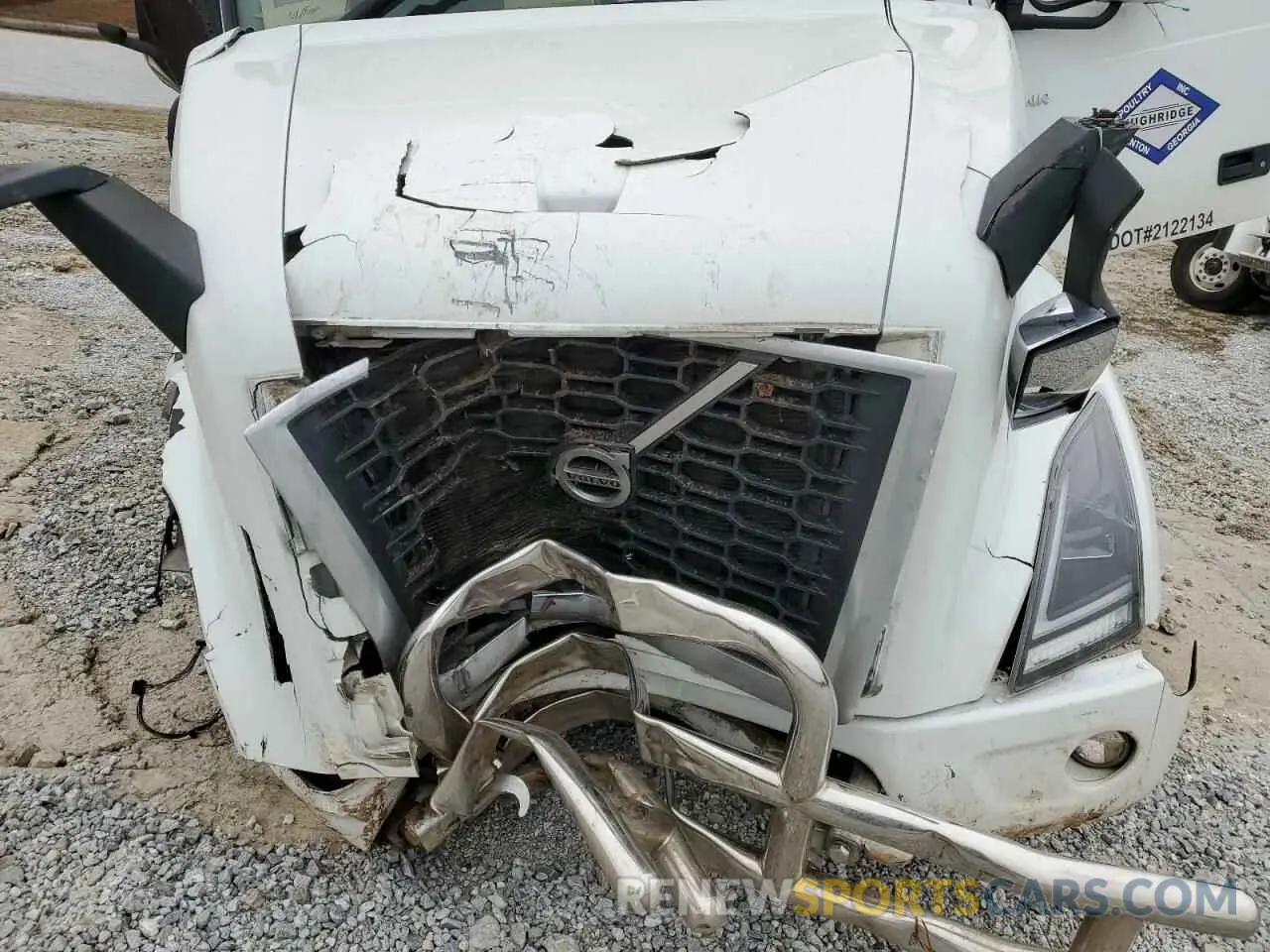 7 Photograph of a damaged car 4V4WC9EH1RN639867 VOLVO All Models 2024
