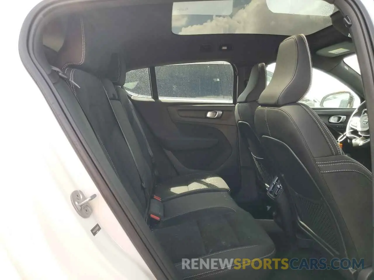 11 Photograph of a damaged car YV4ED3GL0P2036875 VOLVO C40 RECHAR 2023