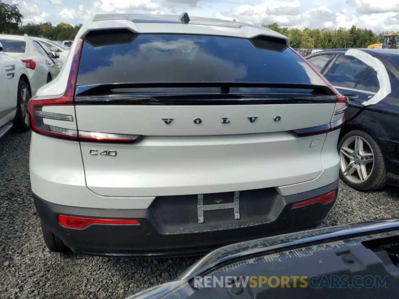 6 Photograph of a damaged car YV4ED3GL0P2036875 VOLVO C40 RECHAR 2023
