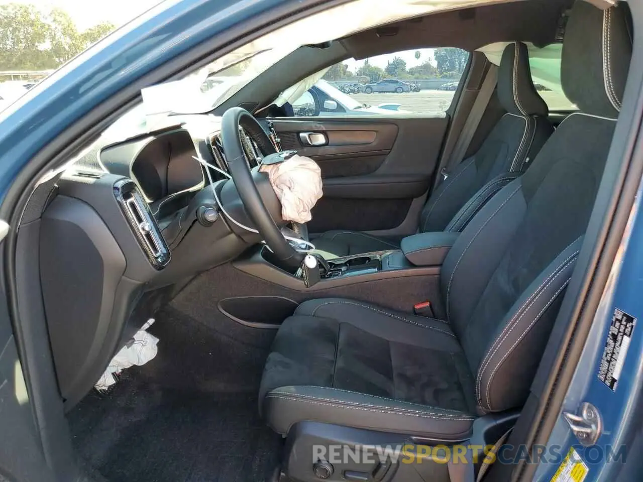 7 Photograph of a damaged car YV4ED3GL0P2055183 VOLVO C40 RECHAR 2023