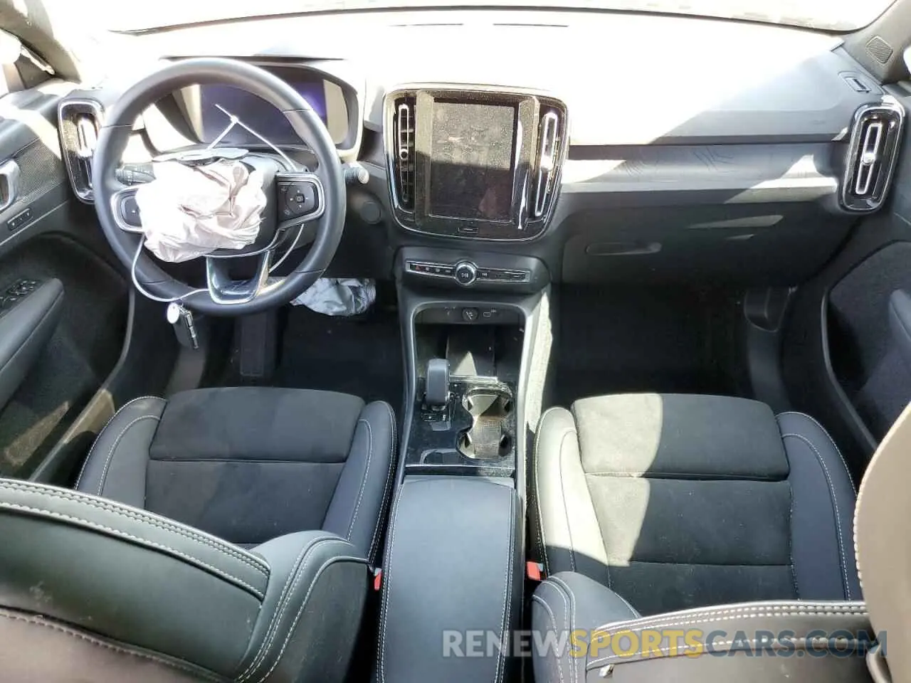8 Photograph of a damaged car YV4ED3GL0P2055183 VOLVO C40 RECHAR 2023