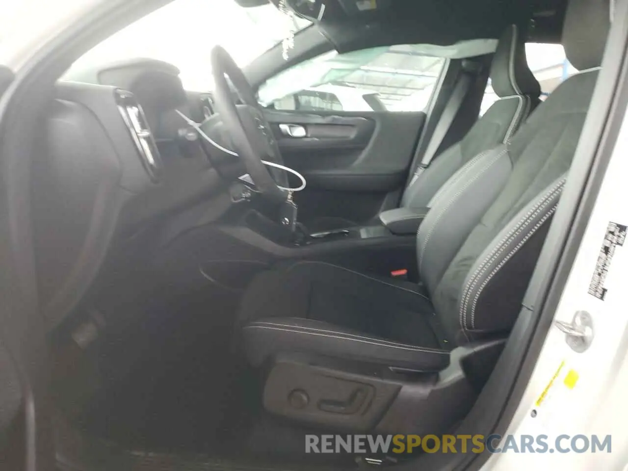 7 Photograph of a damaged car YV4ED3GL1P2036268 VOLVO C40 RECHAR 2023