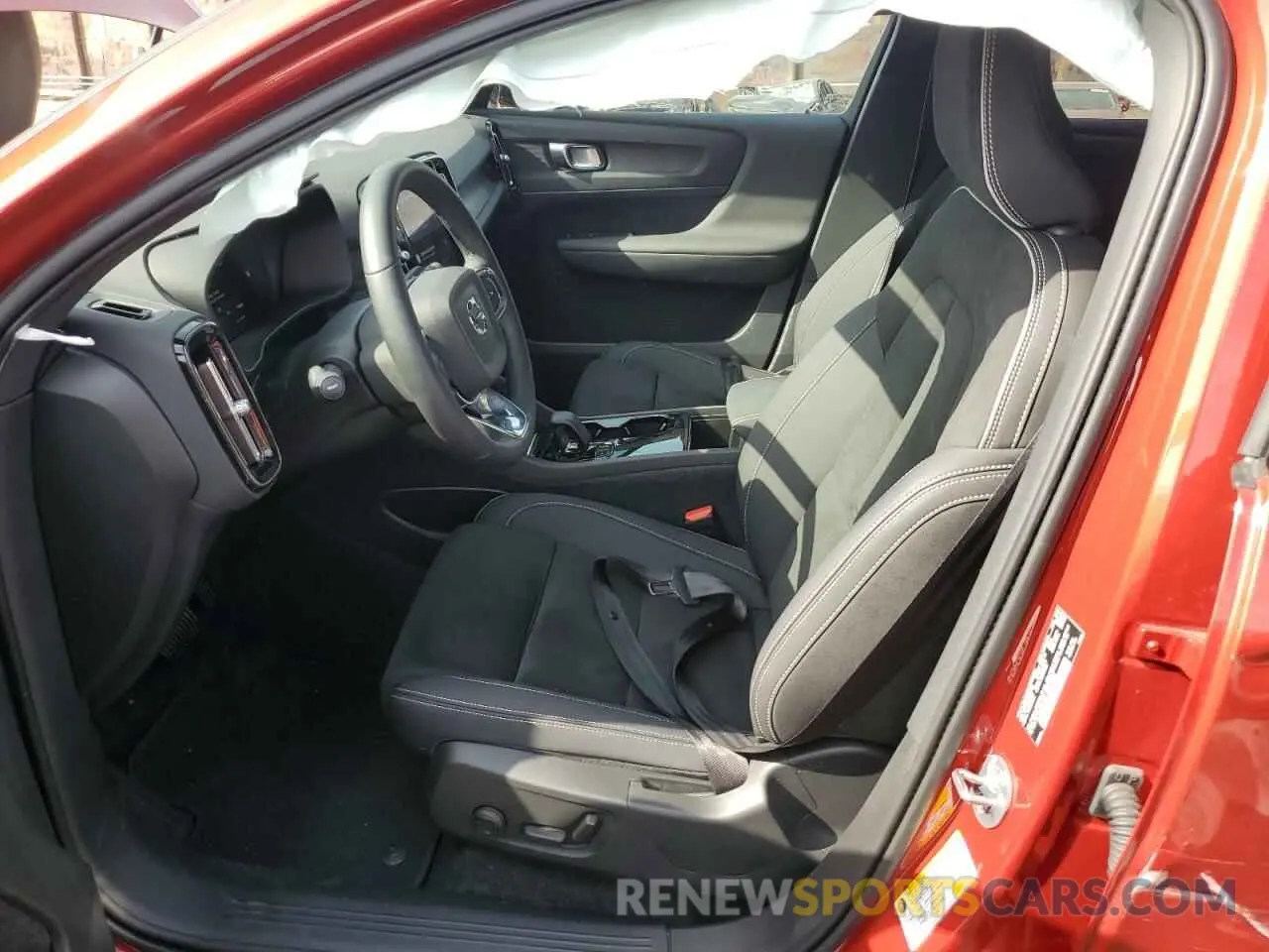 7 Photograph of a damaged car YV4ED3GL8P2038700 VOLVO C40 RECHAR 2023