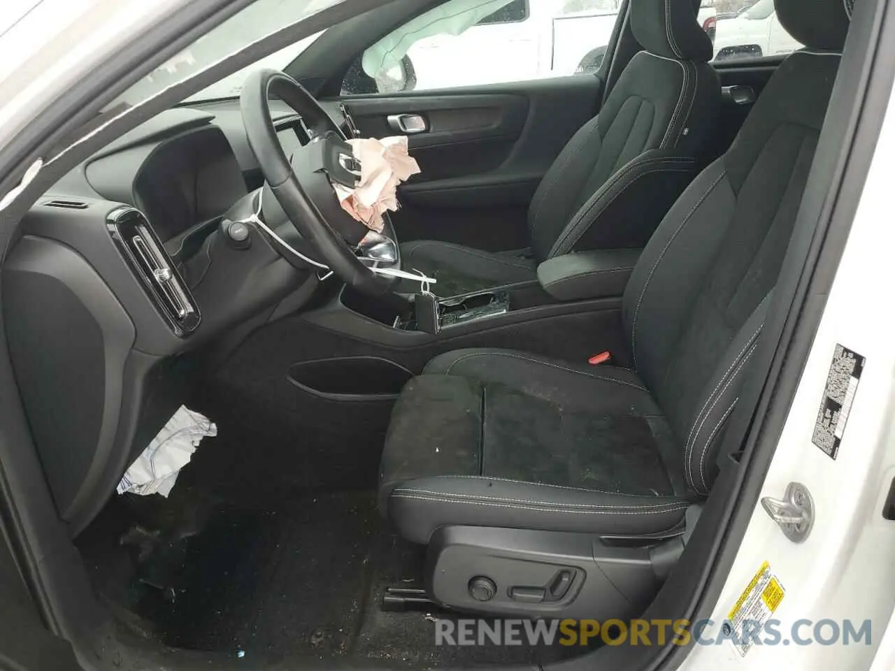 7 Photograph of a damaged car YV4ED3GL8P2056789 VOLVO C40 RECHAR 2023