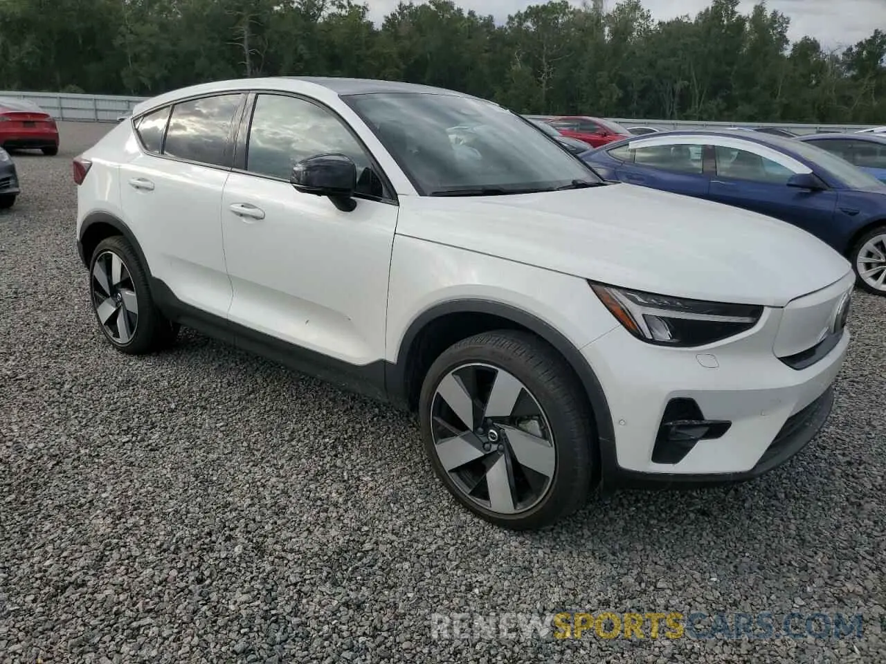 4 Photograph of a damaged car YV4ED3GL9P2063914 VOLVO C40 RECHAR 2023