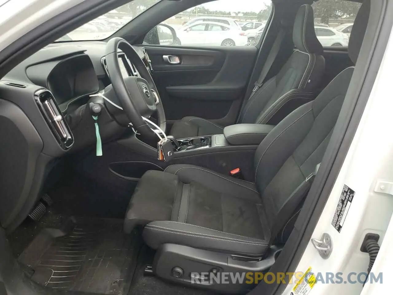 7 Photograph of a damaged car YV4ED3GL9P2063914 VOLVO C40 RECHAR 2023