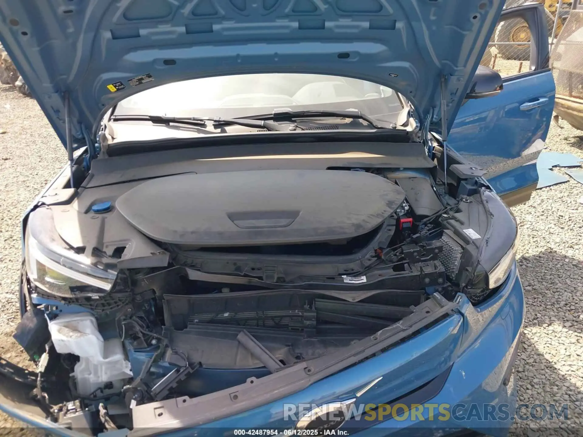 10 Photograph of a damaged car YV4ED3GB4N2001342 VOLVO C40 RECHARGE PURE ELECTRIC 2022