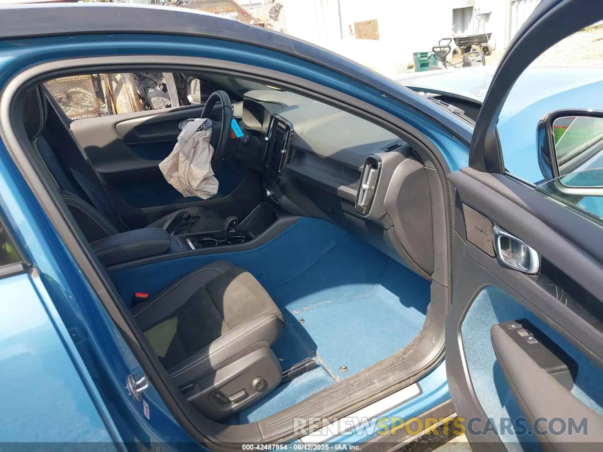 5 Photograph of a damaged car YV4ED3GB4N2001342 VOLVO C40 RECHARGE PURE ELECTRIC 2022