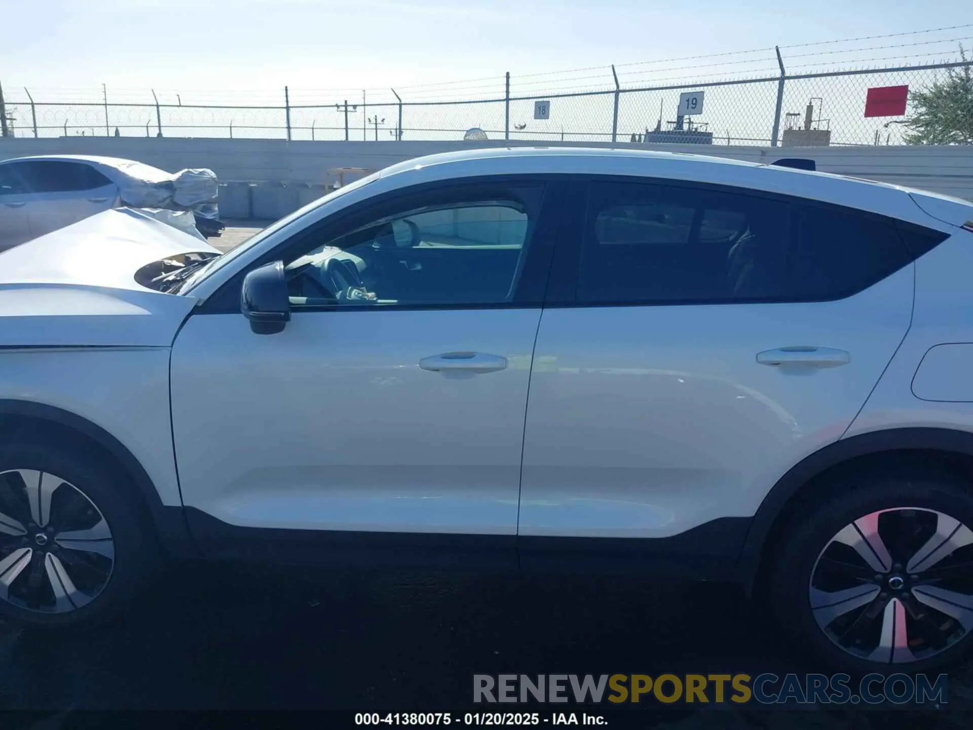 14 Photograph of a damaged car YV4ED3GL0P2065714 VOLVO C40 RECHARGE PURE ELECTRIC 2023