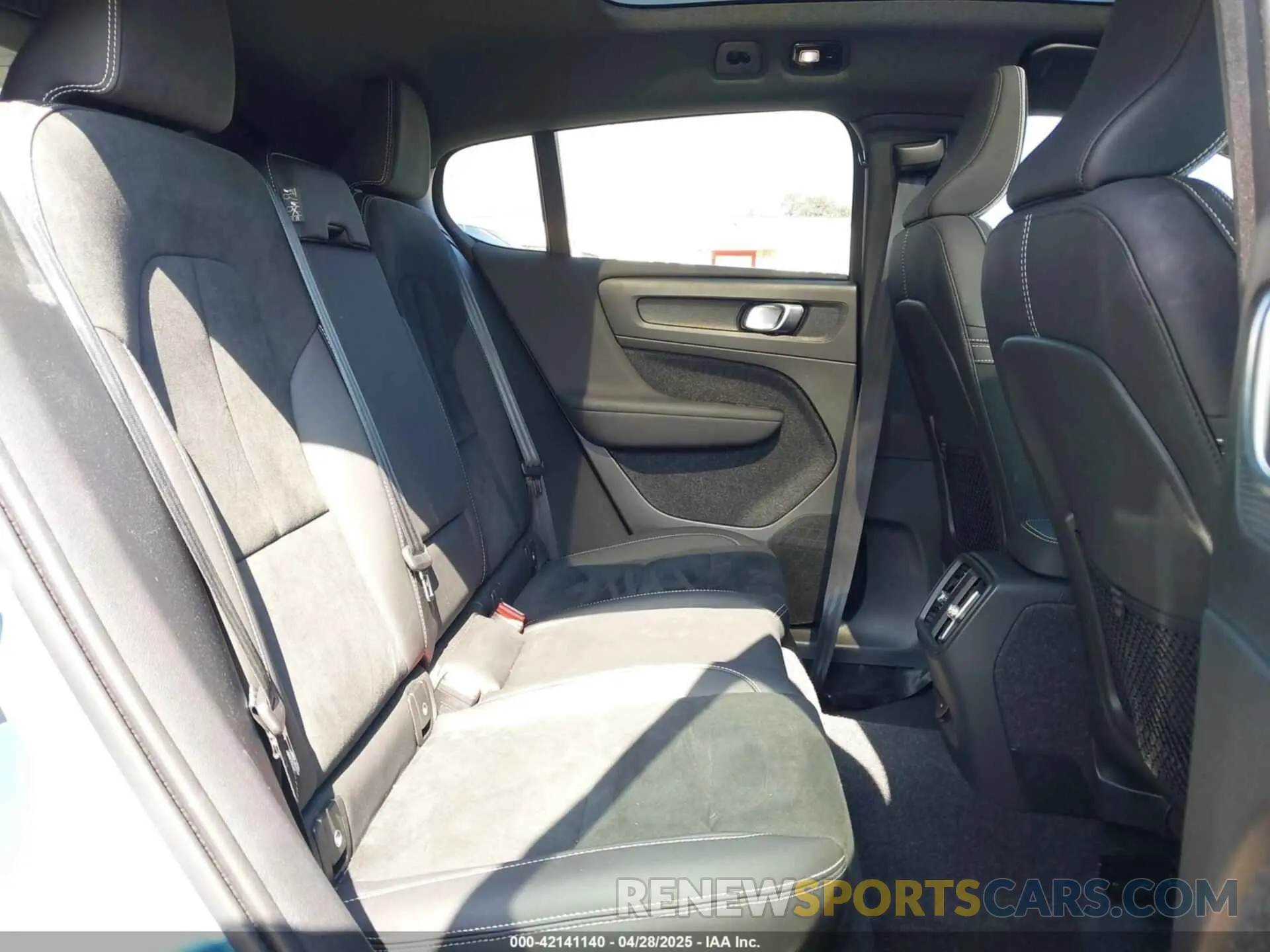 8 Photograph of a damaged car YV4ED3GL5P2037049 VOLVO C40 RECHARGE PURE ELECTRIC 2023