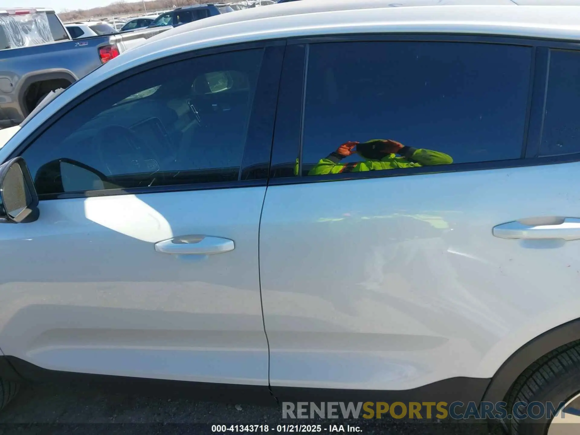 14 Photograph of a damaged car YV4ED3GM0P2047030 VOLVO C40 RECHARGE PURE ELECTRIC 2023