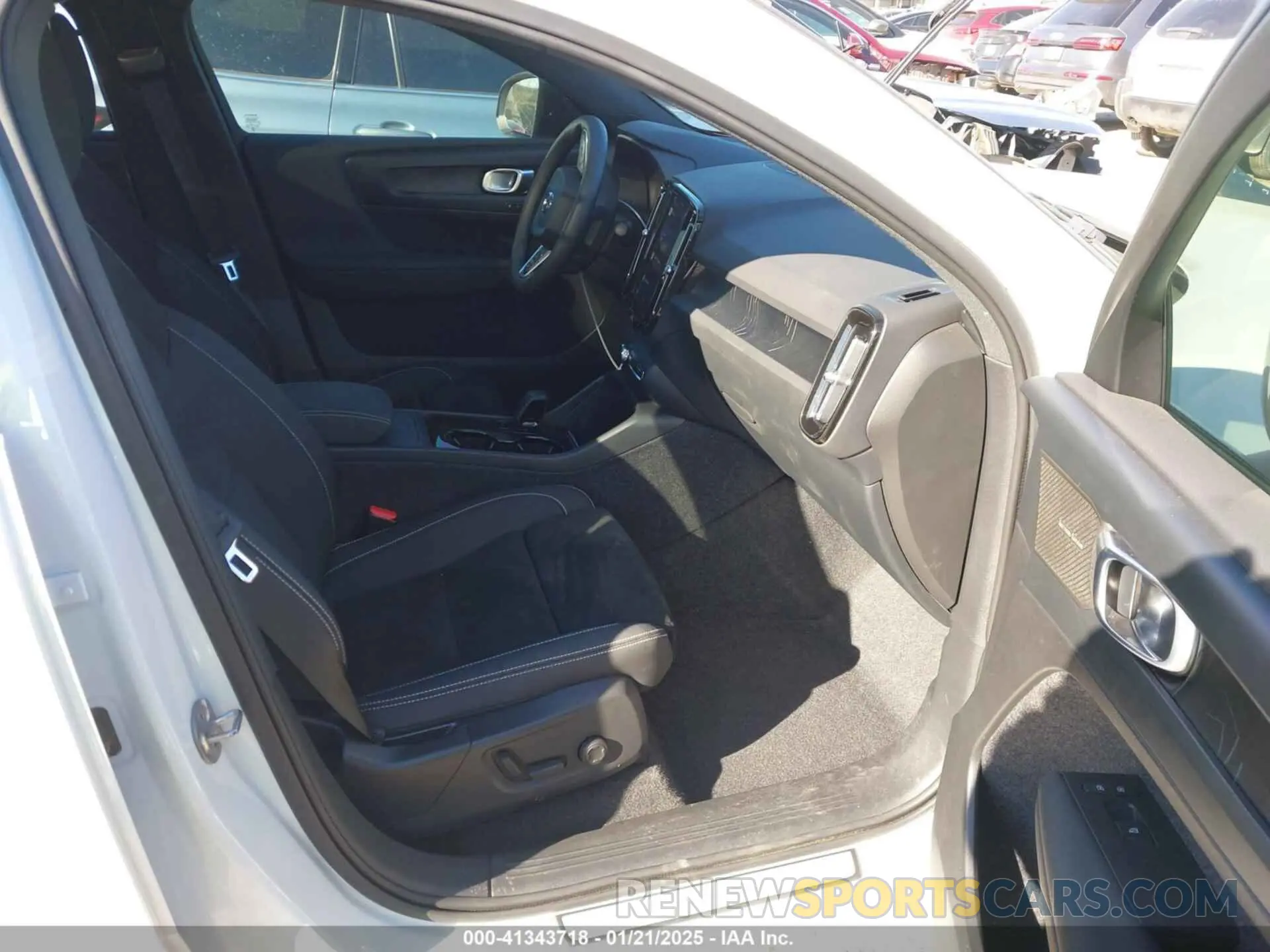 5 Photograph of a damaged car YV4ED3GM0P2047030 VOLVO C40 RECHARGE PURE ELECTRIC 2023