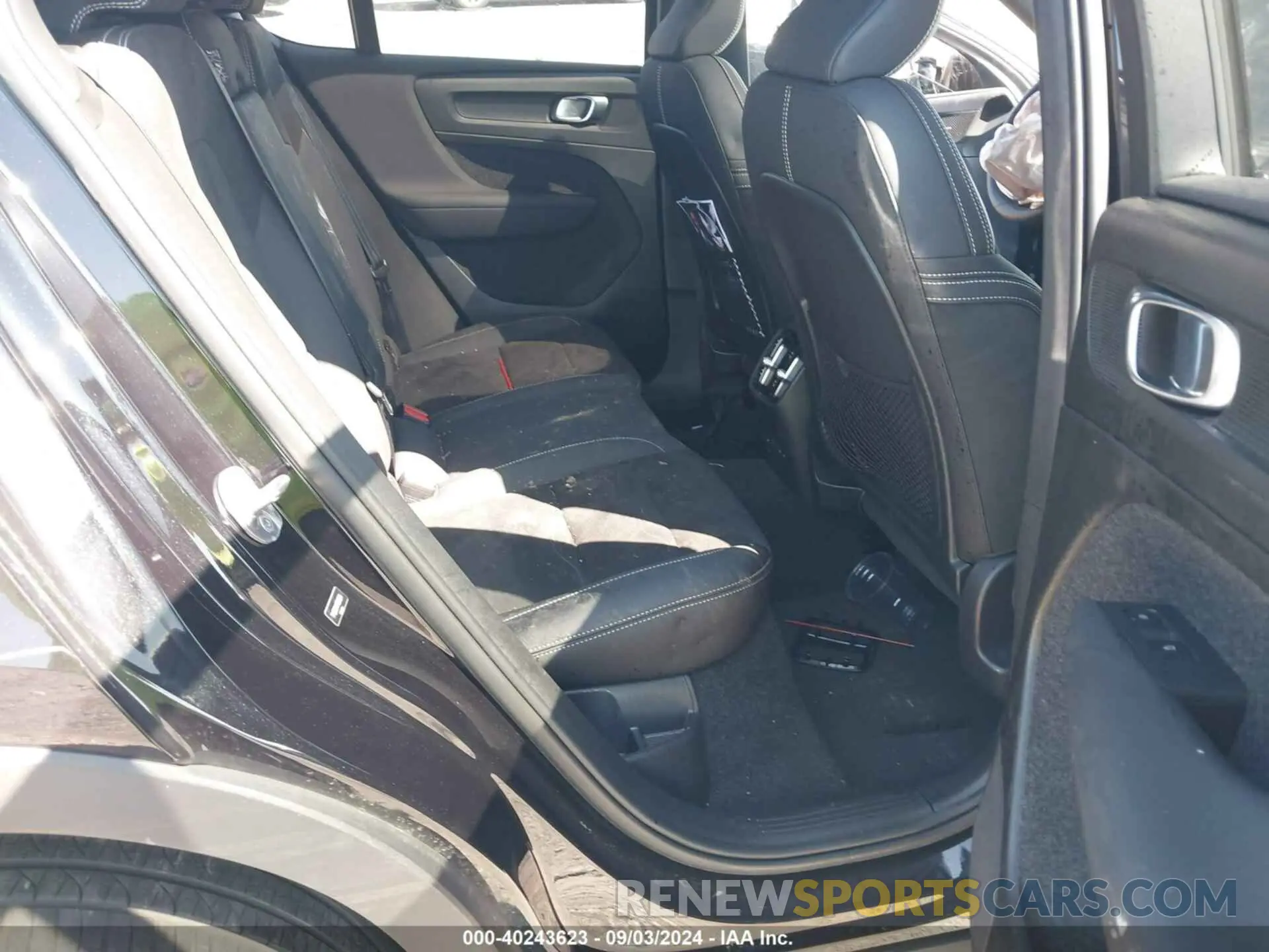 8 Photograph of a damaged car YV4ED3GM4P2063294 VOLVO C40 RECHARGE PURE ELECTRIC 2023